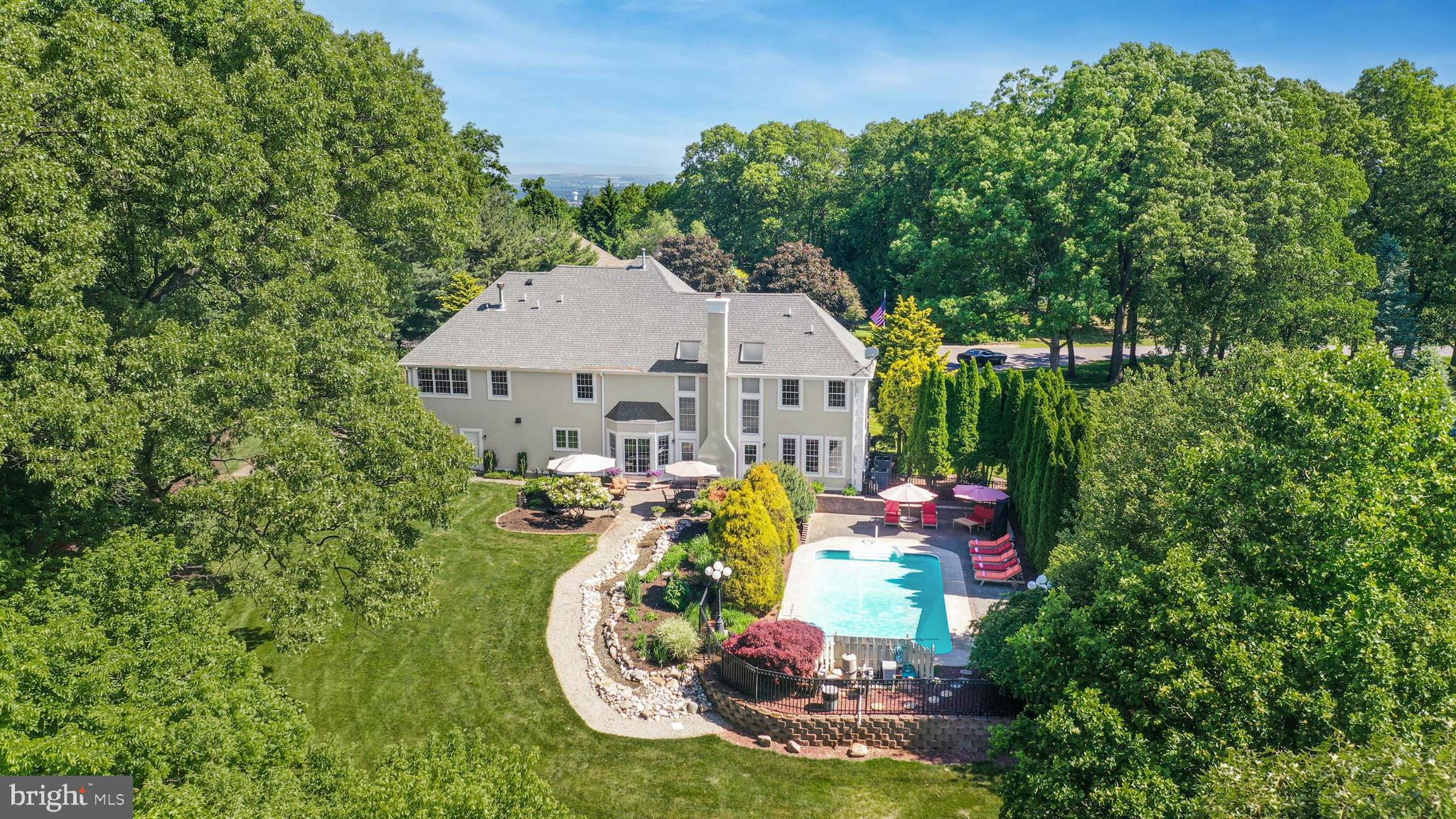 COUNTRY INN ESTATES - Residential