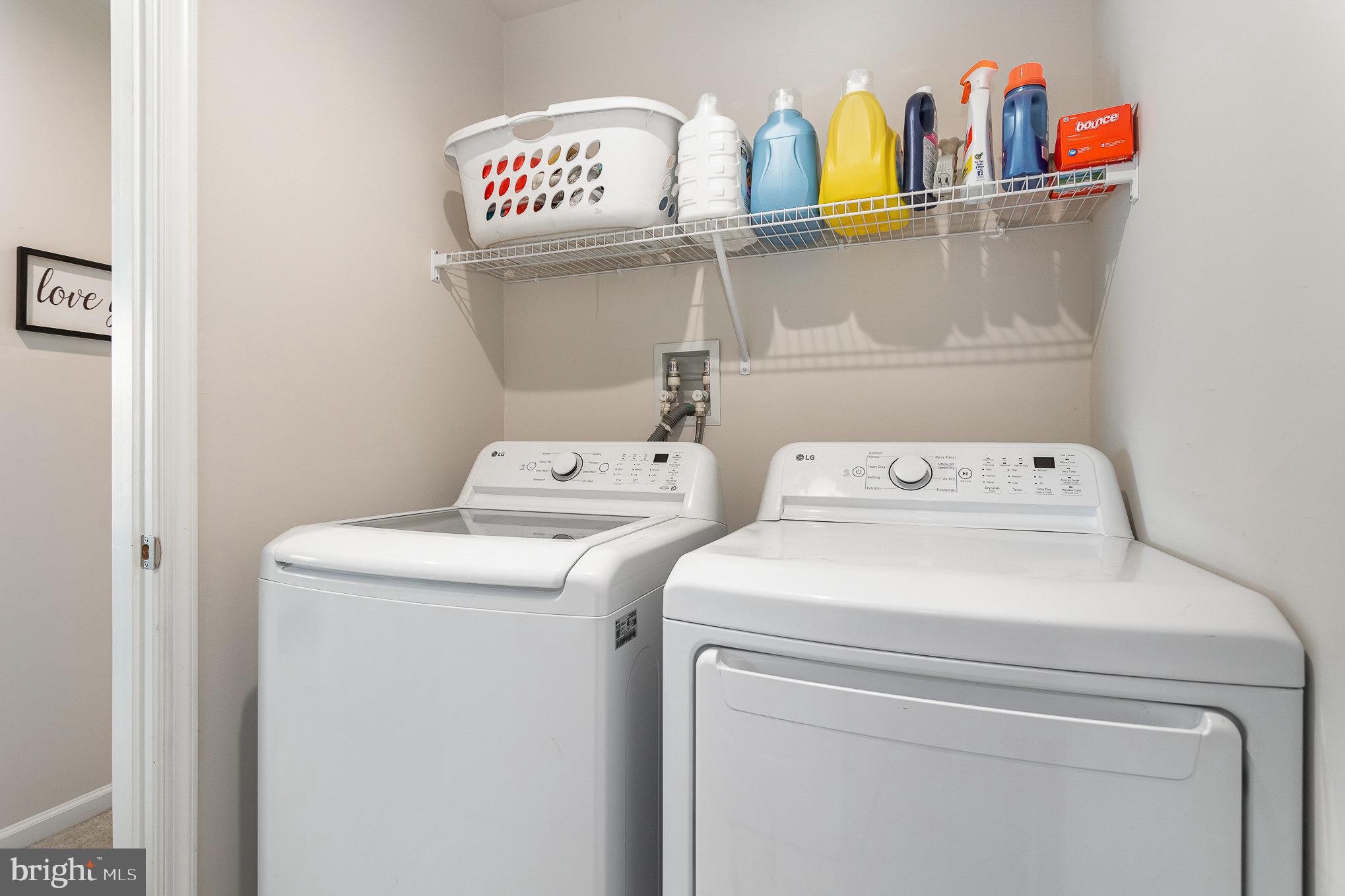 STRAY WINDS FARM - Residential