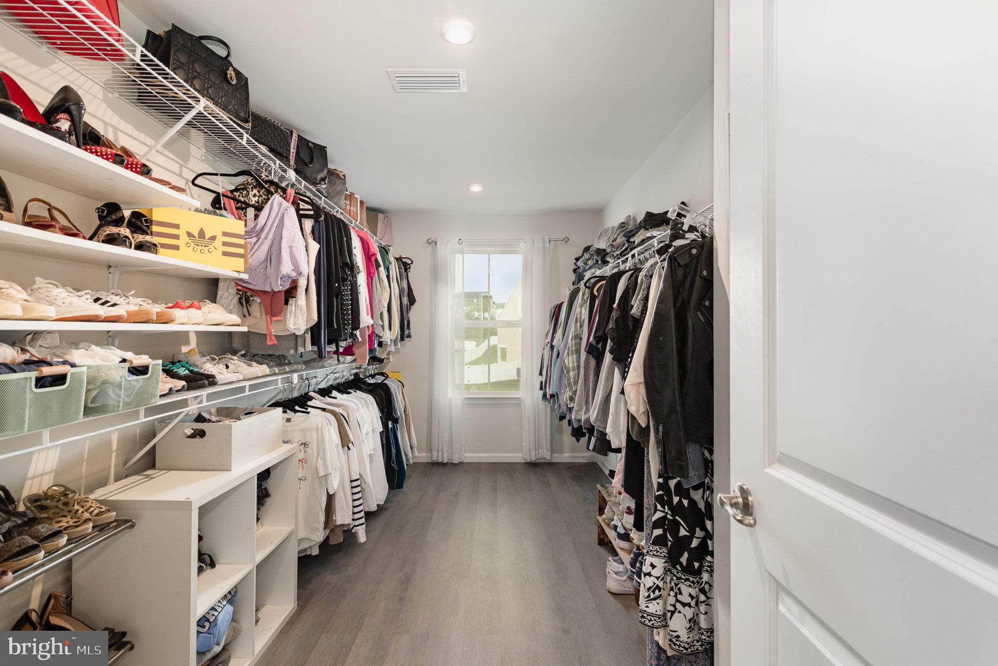 STRAY WINDS FARM - Residential