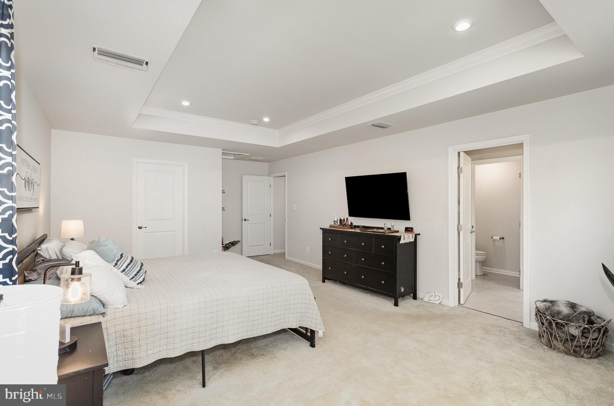 STRAY WINDS FARM - Residential