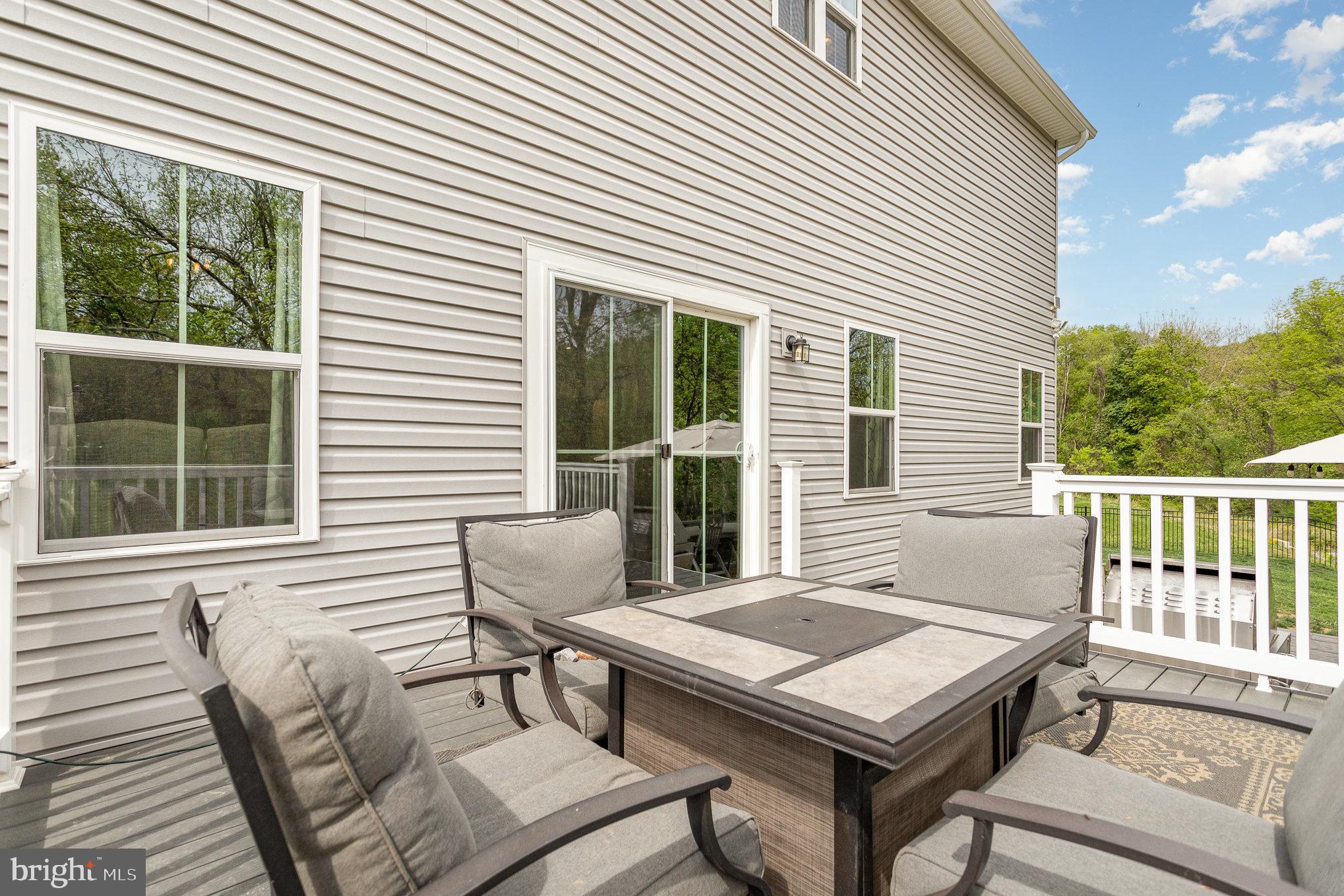 STRAY WINDS FARM - Residential