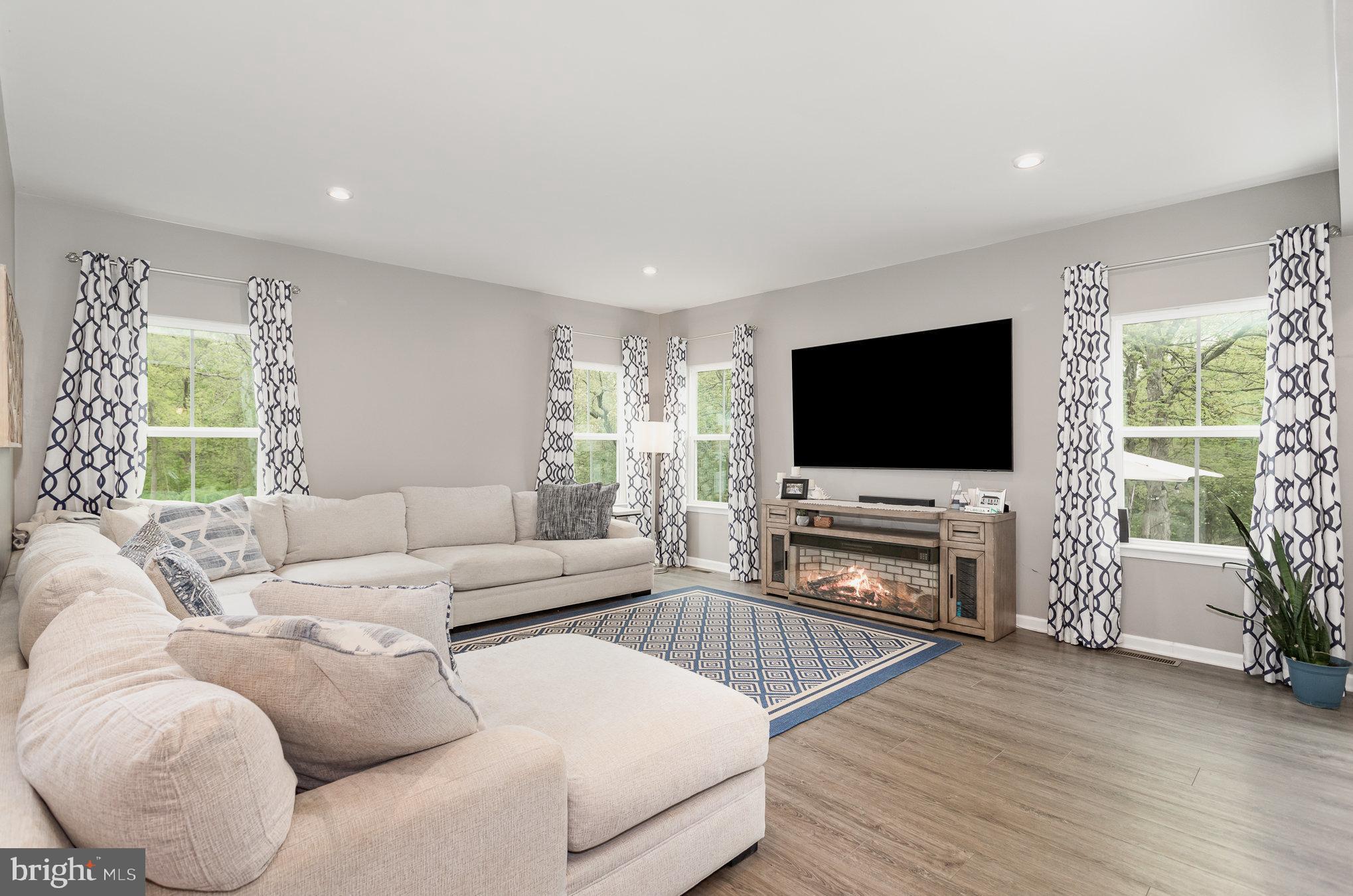 STRAY WINDS FARM - Residential