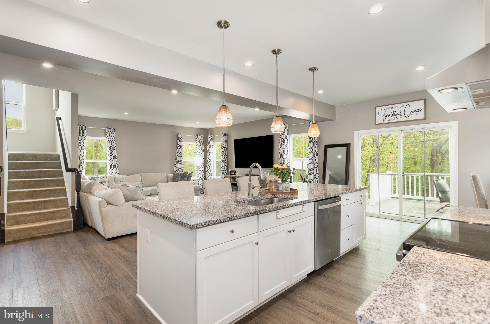 STRAY WINDS FARM - Residential