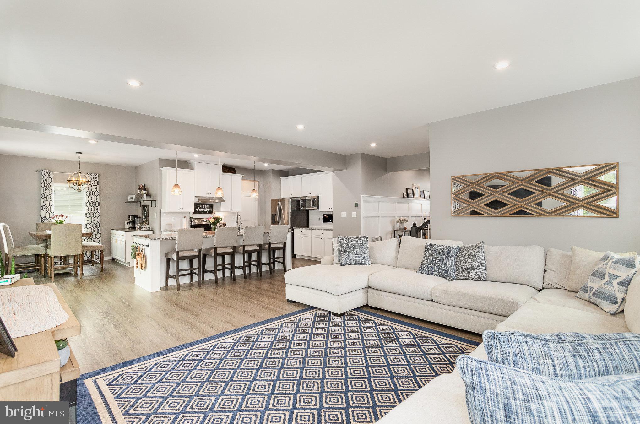 STRAY WINDS FARM - Residential