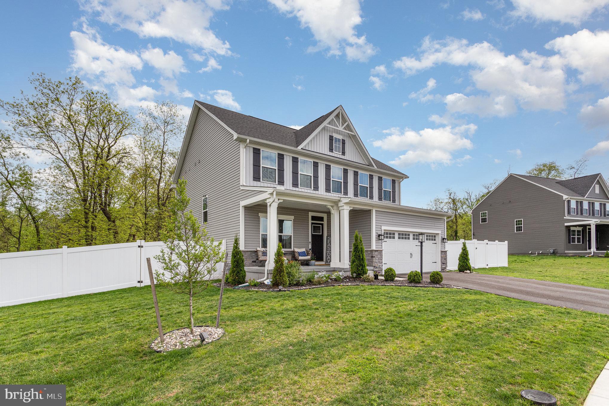 STRAY WINDS FARM - Residential