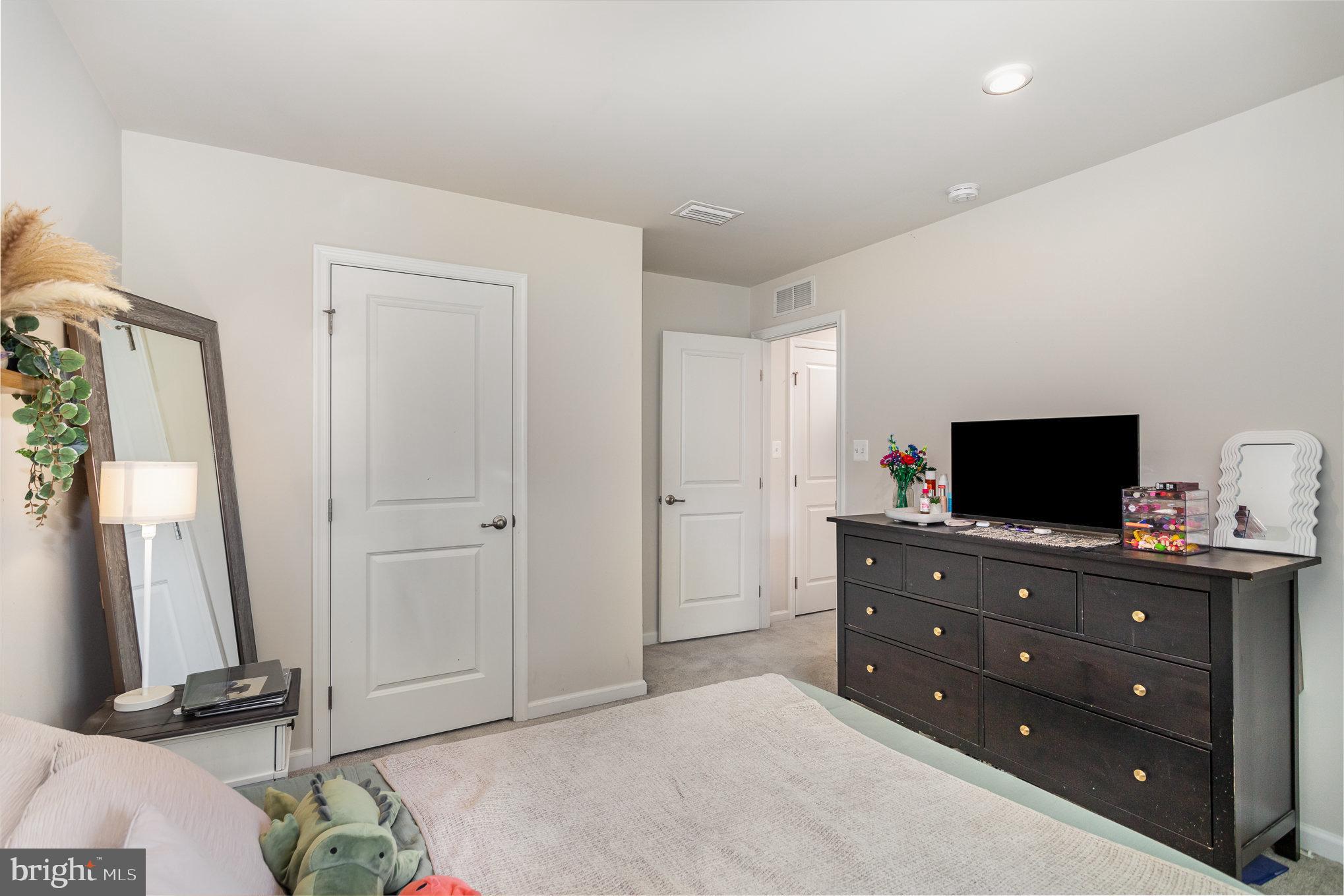 STRAY WINDS FARM - Residential