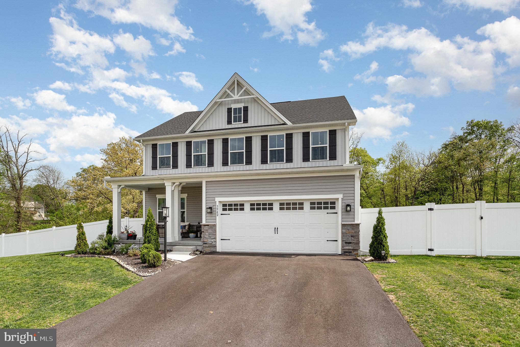 STRAY WINDS FARM - Residential