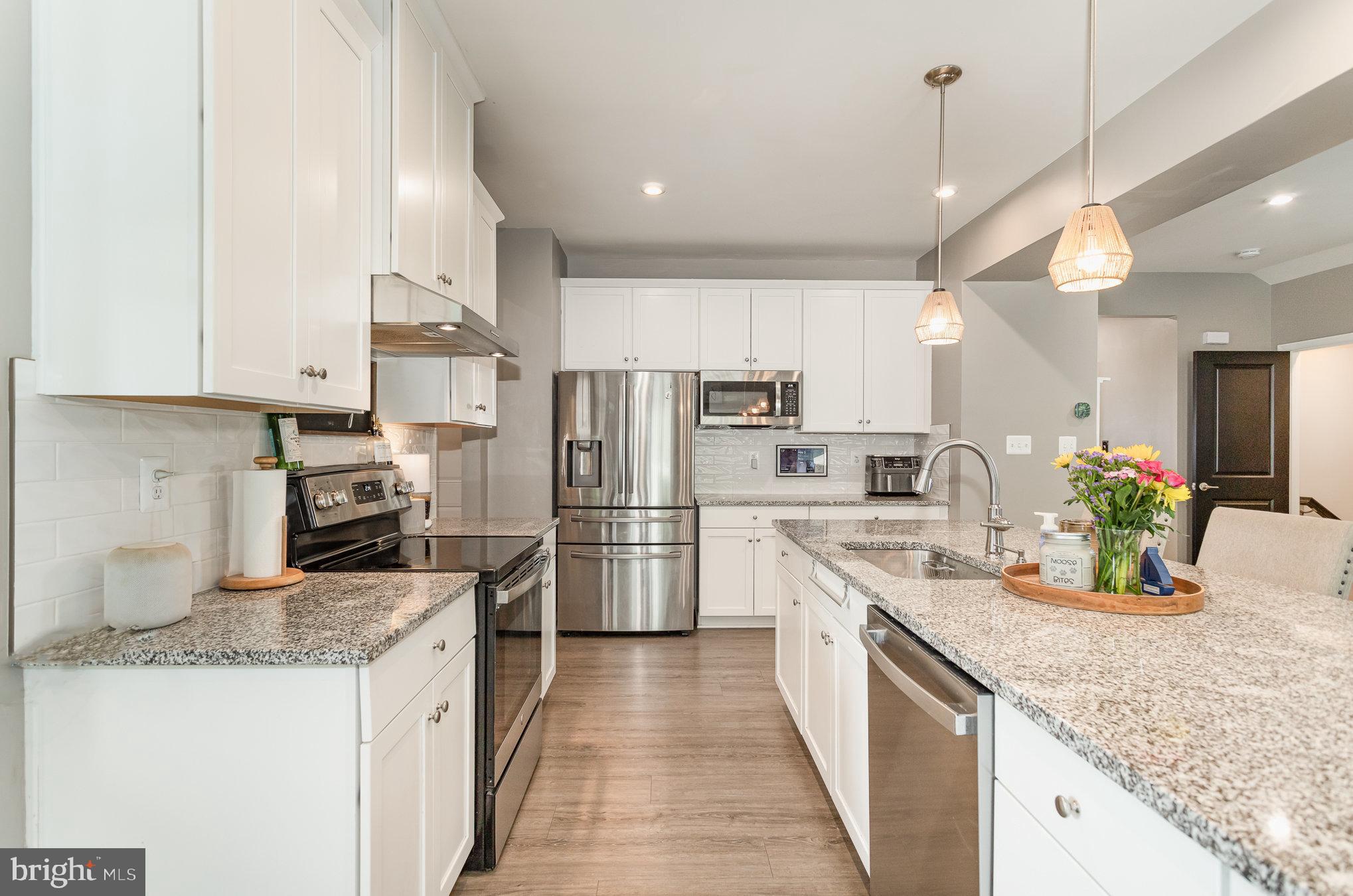 STRAY WINDS FARM - Residential