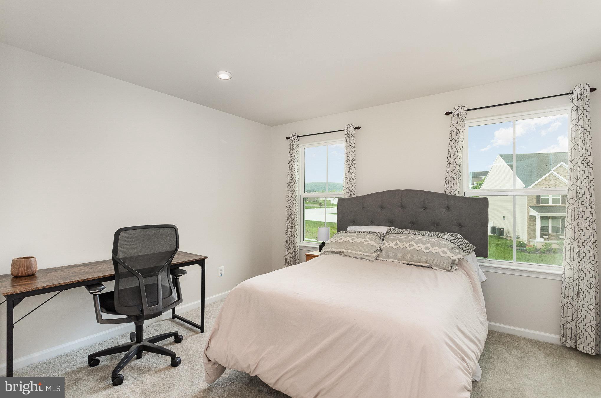 STRAY WINDS FARM - Residential