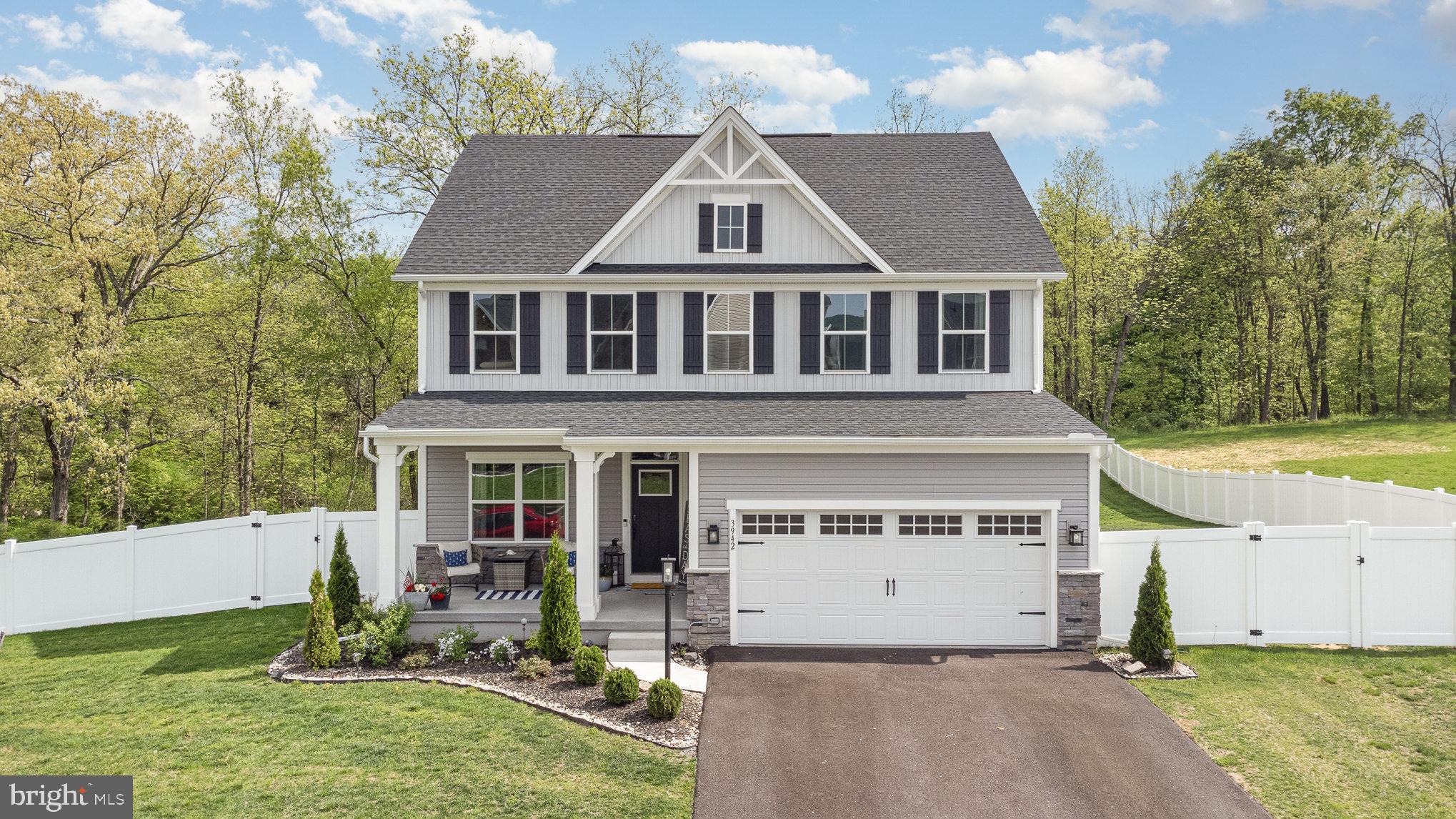 STRAY WINDS FARM - Residential