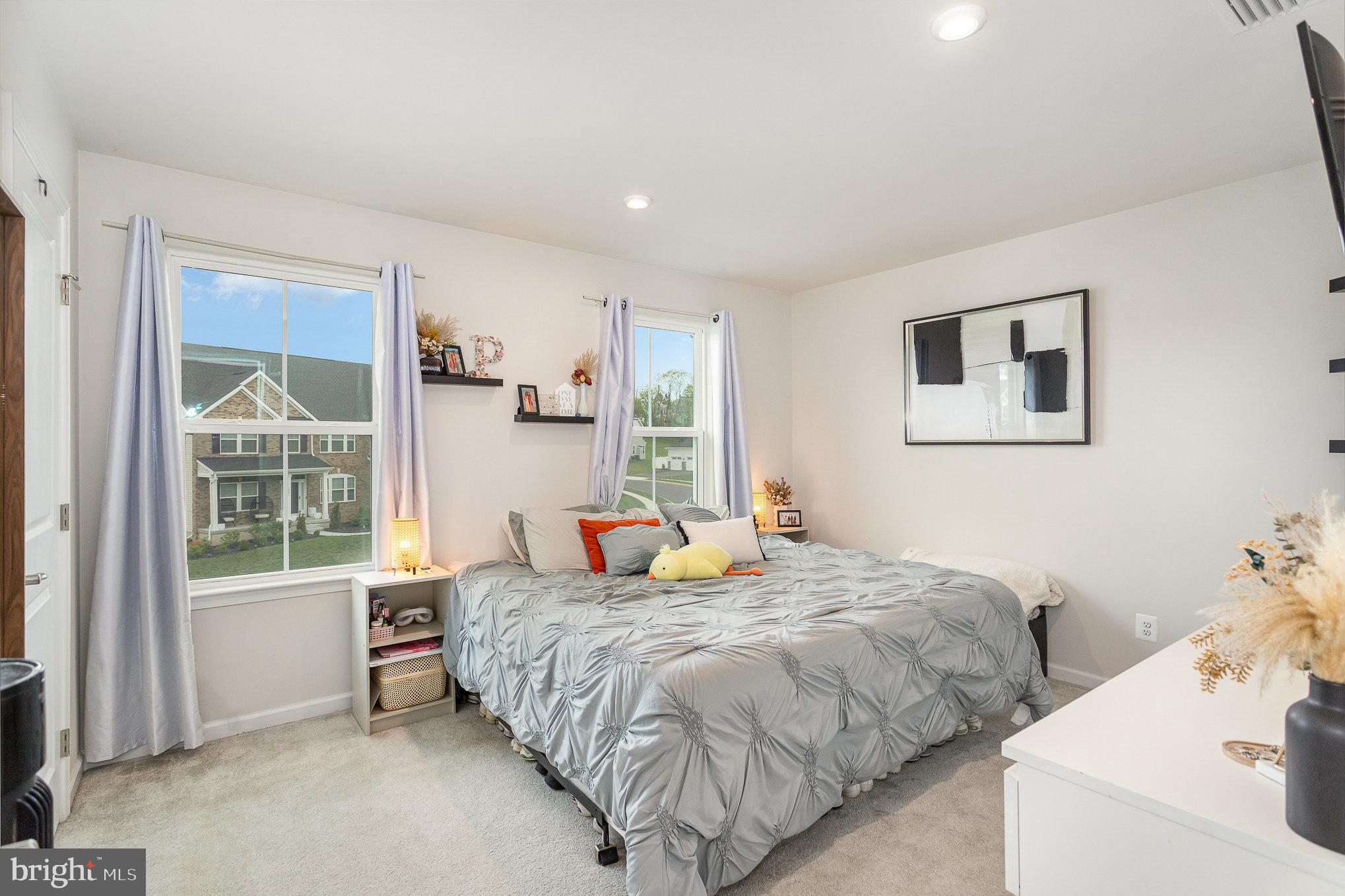 STRAY WINDS FARM - Residential