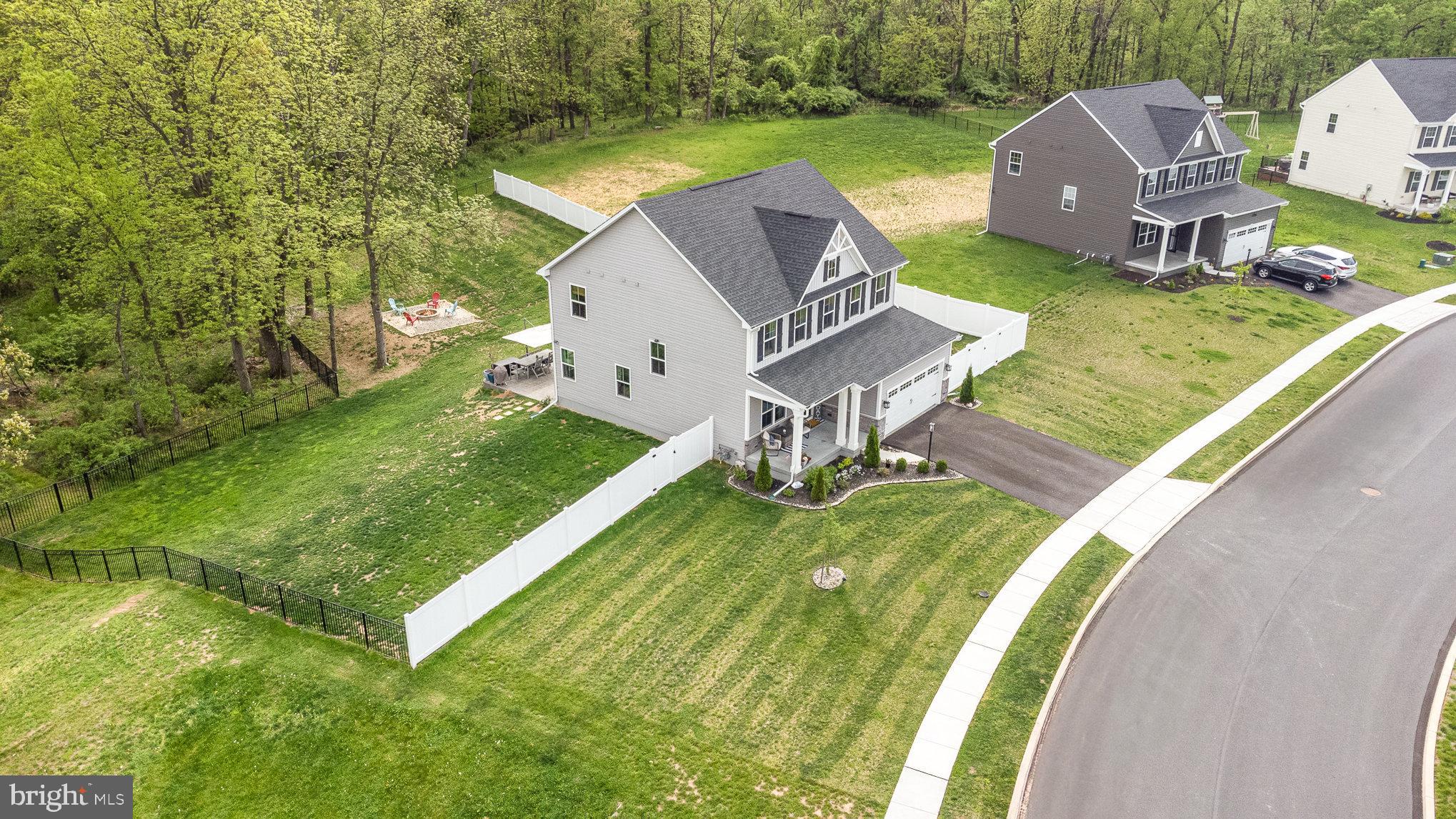 STRAY WINDS FARM - Residential