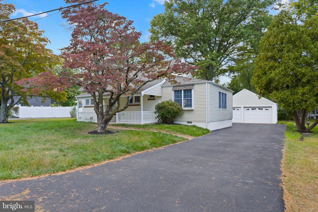 Photo of 111 E Endfield Road, FEASTERVILLE TREVOSE, PA 19053 (MLS # PABU2107560)