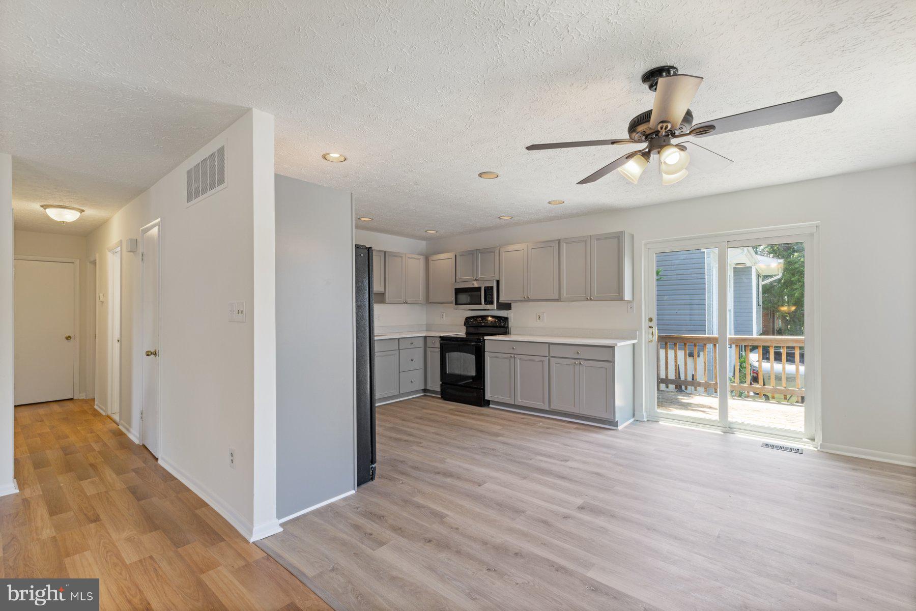 RIVIERA BEACH - Residential