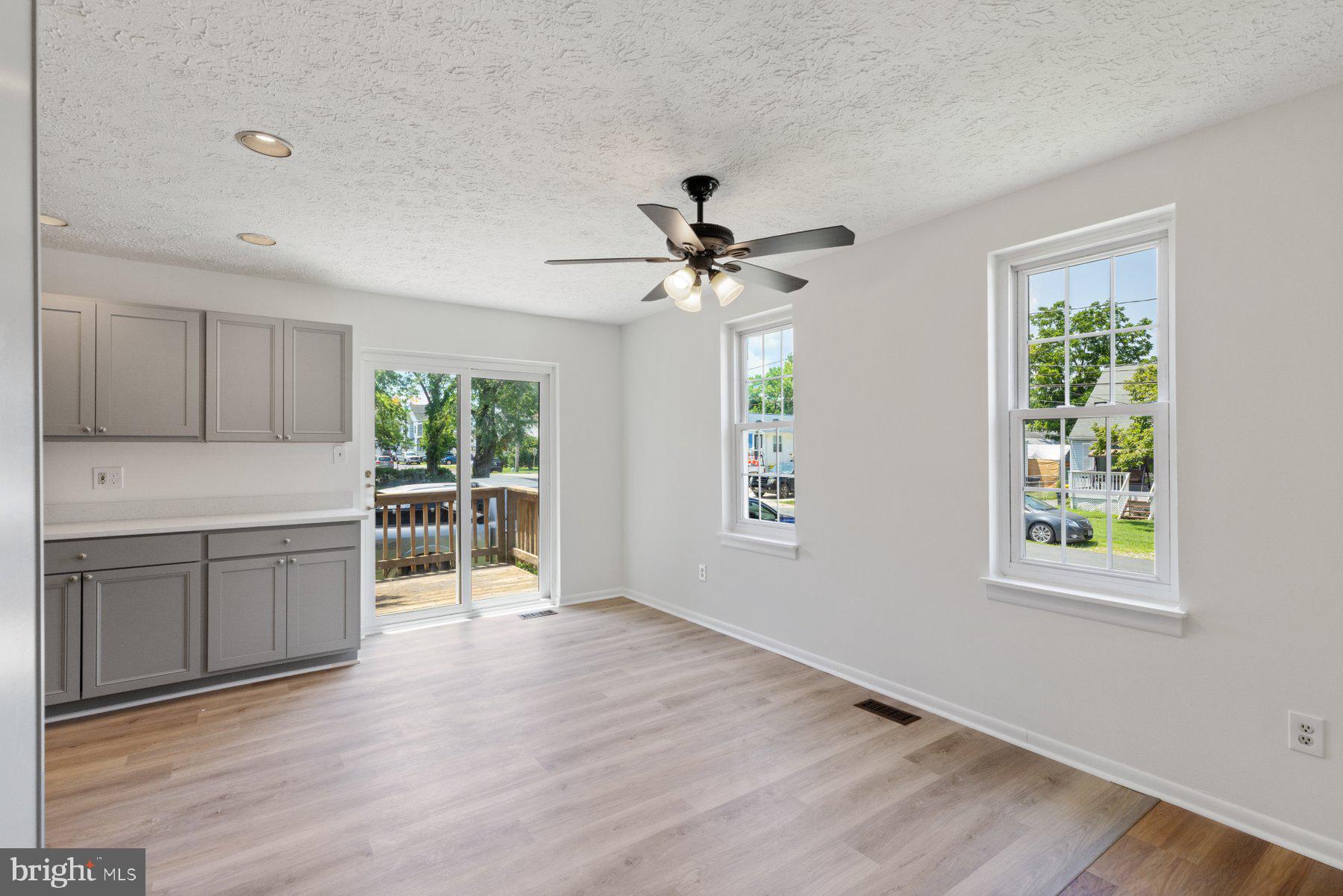 RIVIERA BEACH - Residential