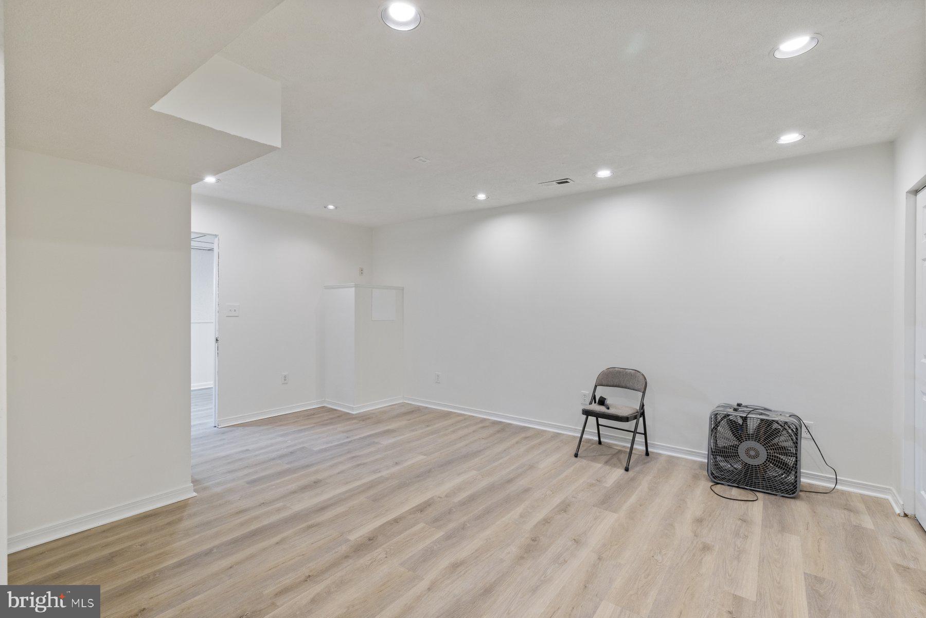 RIVIERA BEACH - Residential