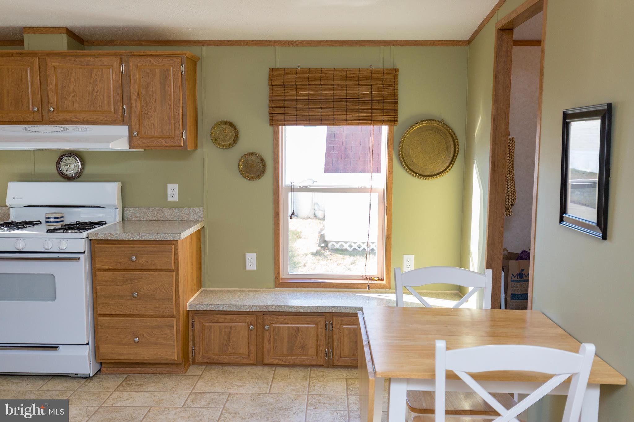 BRENTWOOD MANOR - Residential