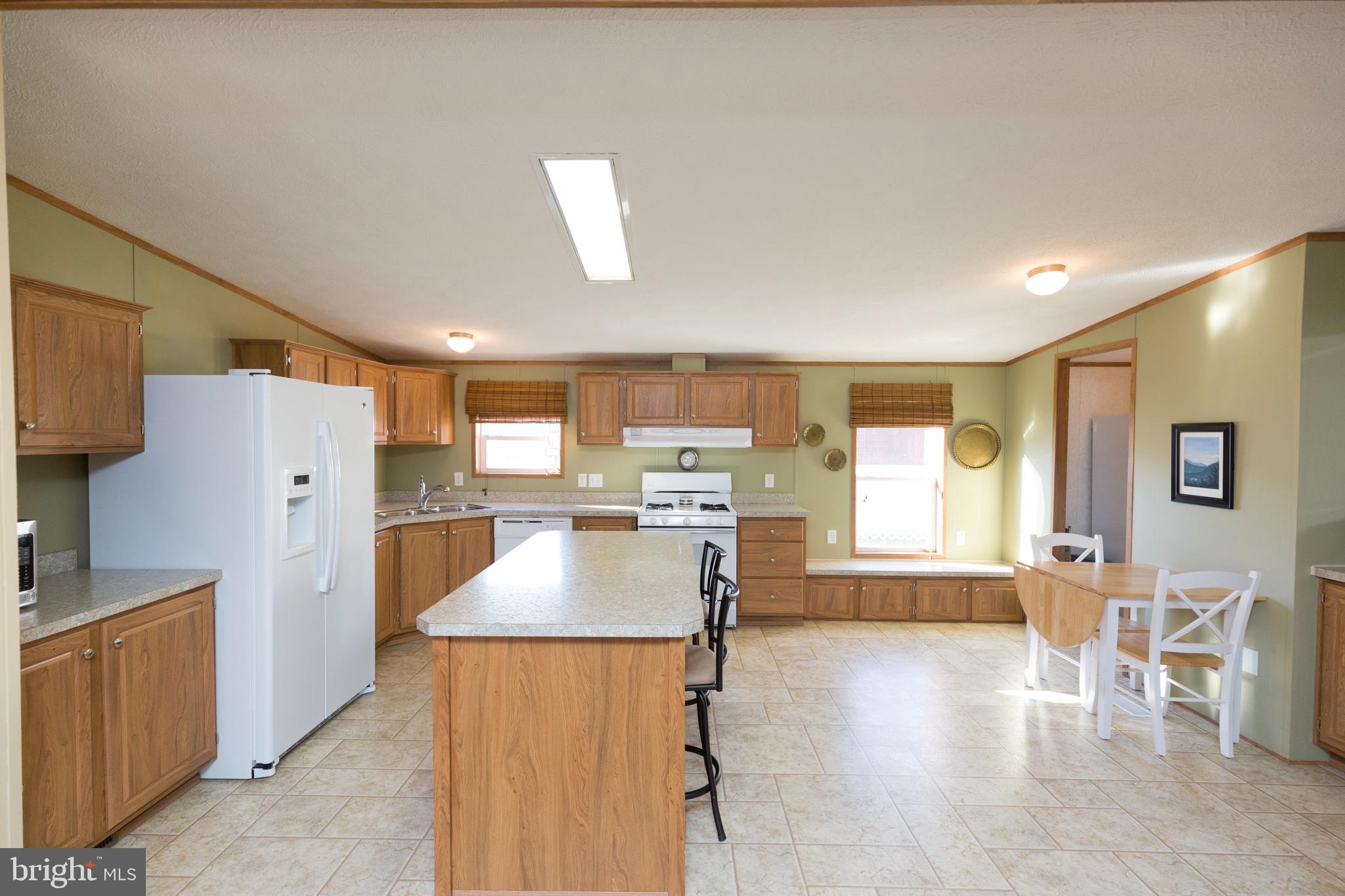 BRENTWOOD MANOR - Residential