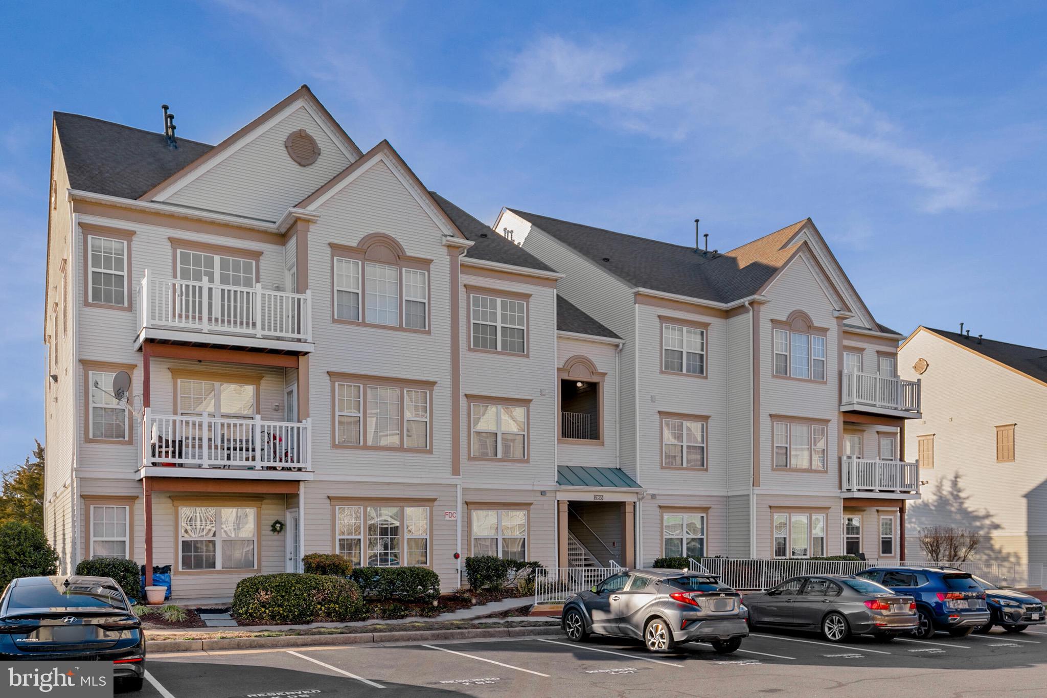 DOMINION STATION - Residential Lease