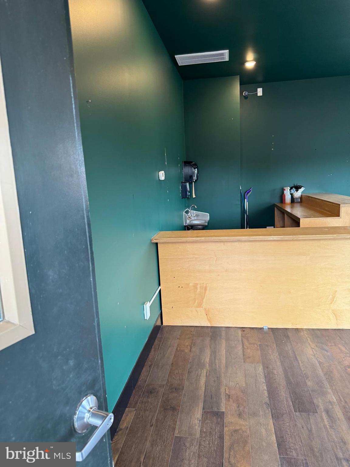 OLD TOWN FREDERICKSBURG - Commercial Sale