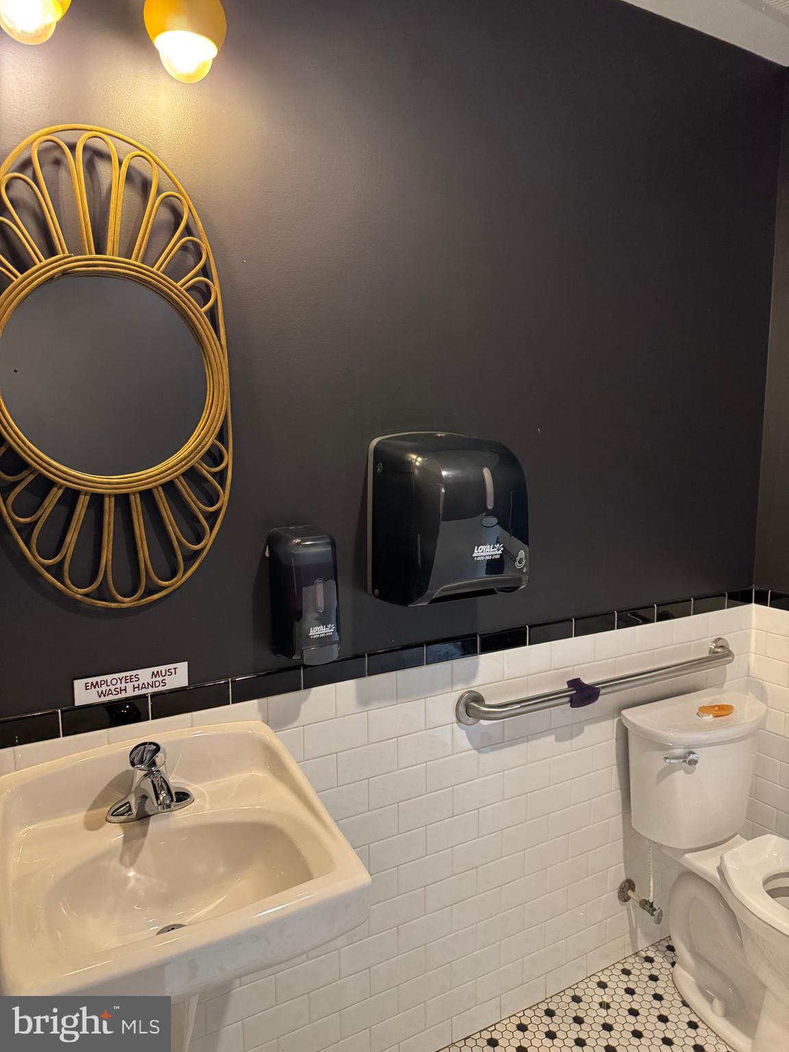 OLD TOWN FREDERICKSBURG - Commercial Sale