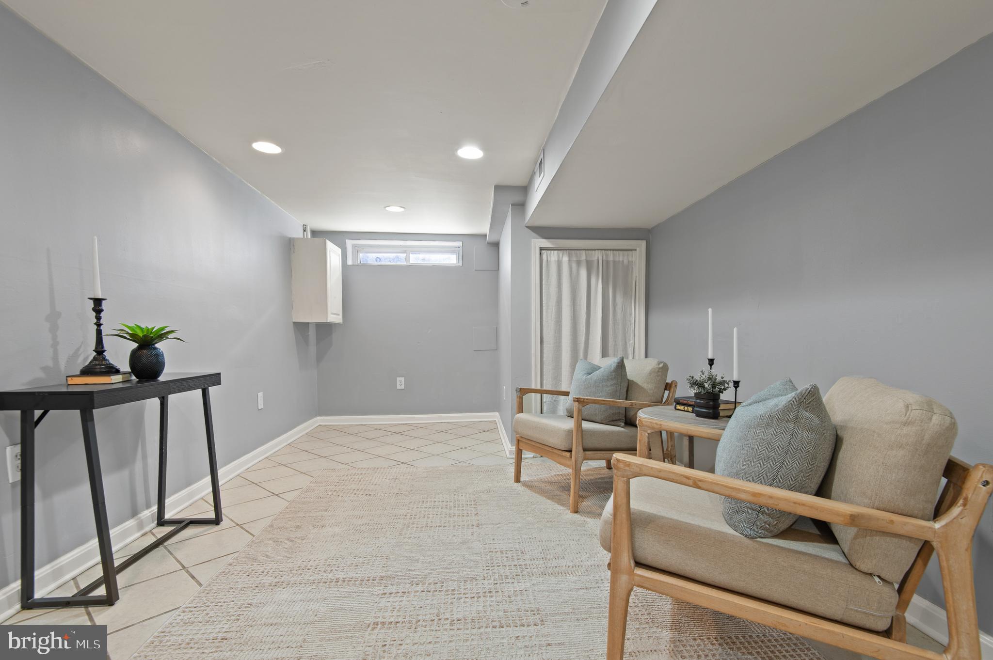 WASHINGTON VILLAGE - Residential