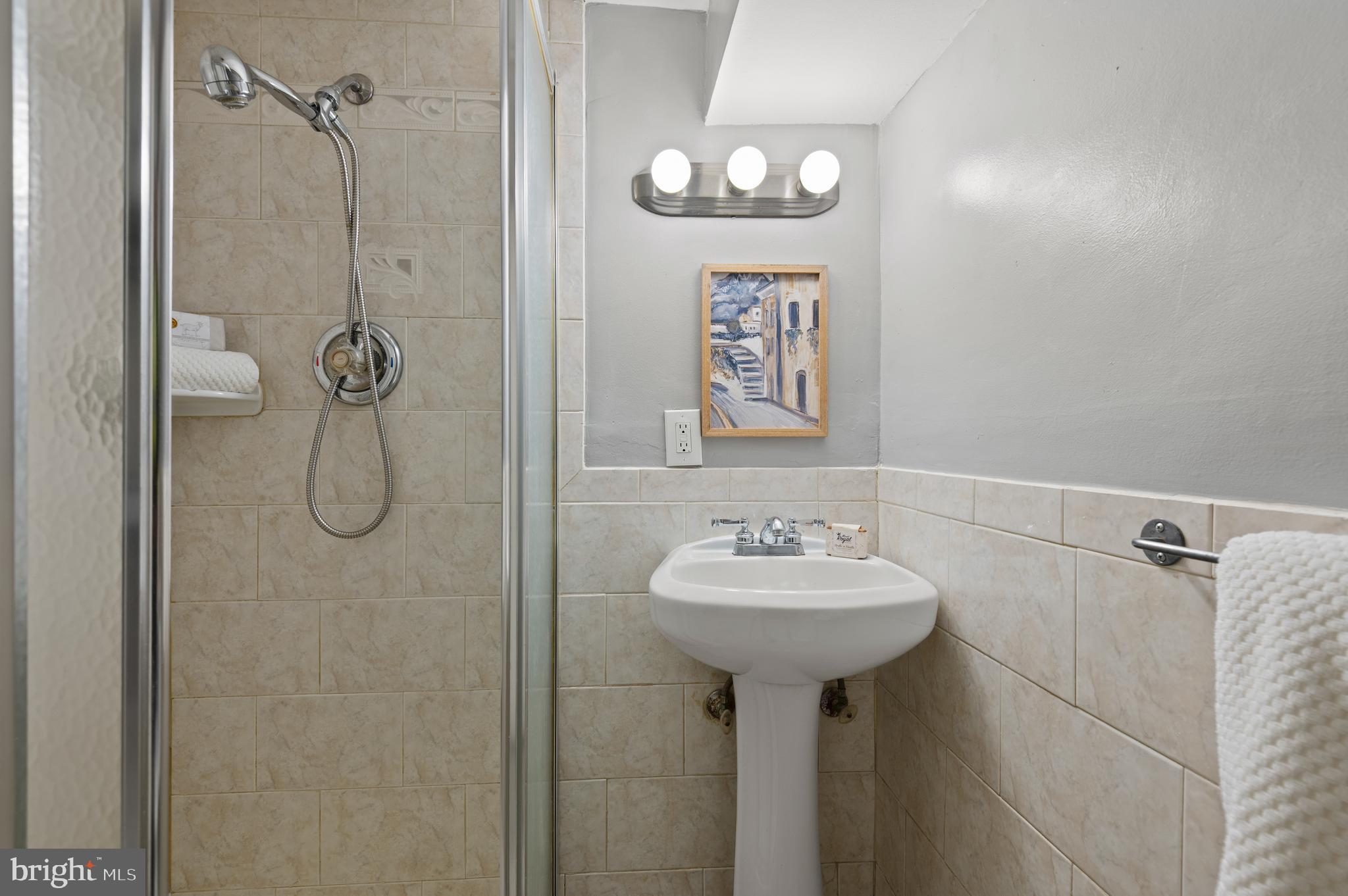 WASHINGTON VILLAGE - Residential