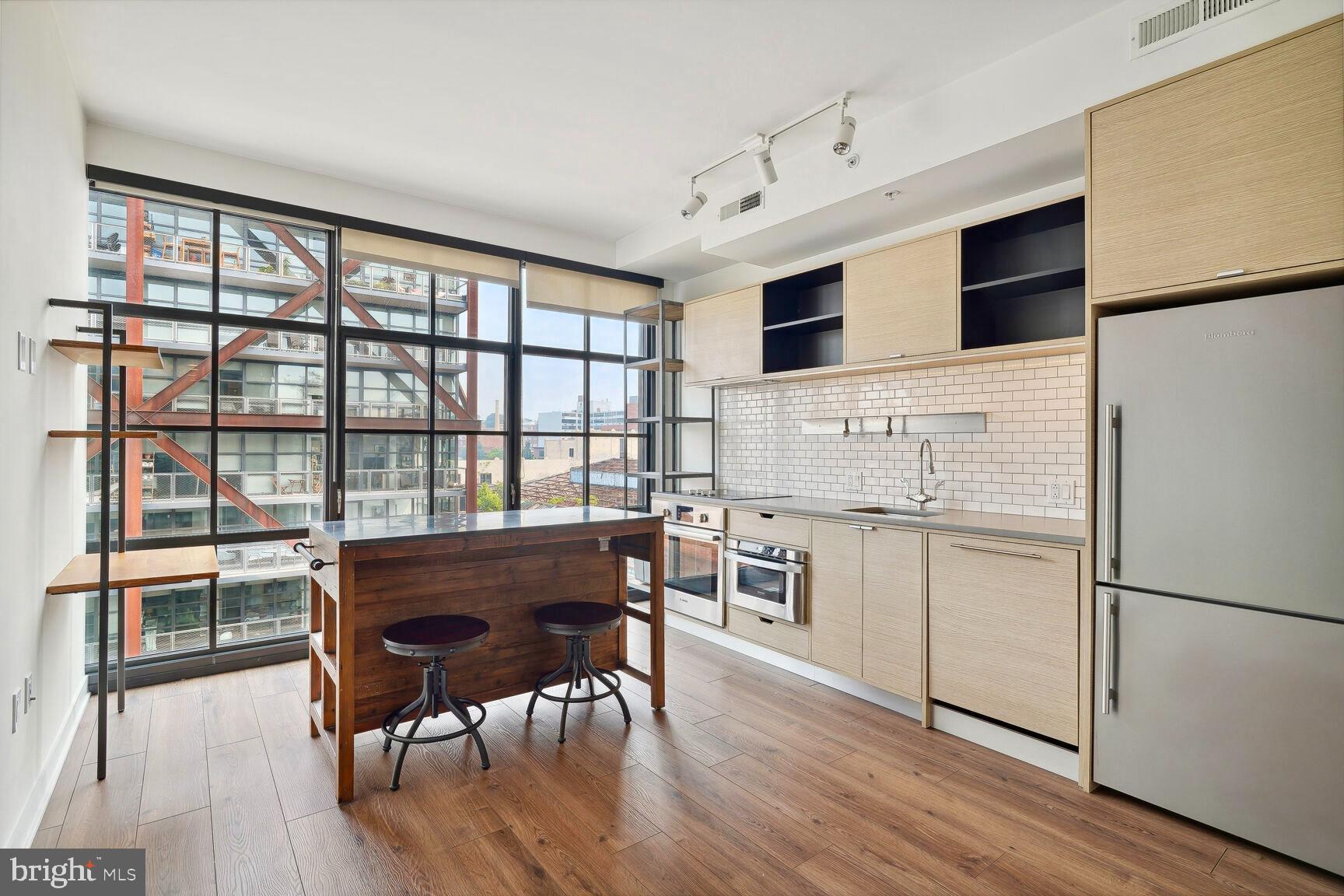 2030 8TH STREET NW PH-5