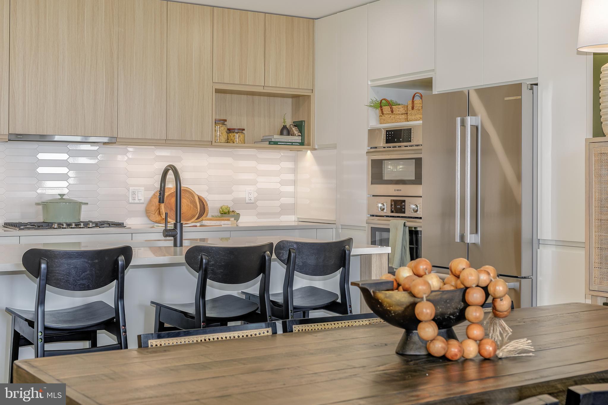 255 W. FALLS STATION BOULEVARD 610