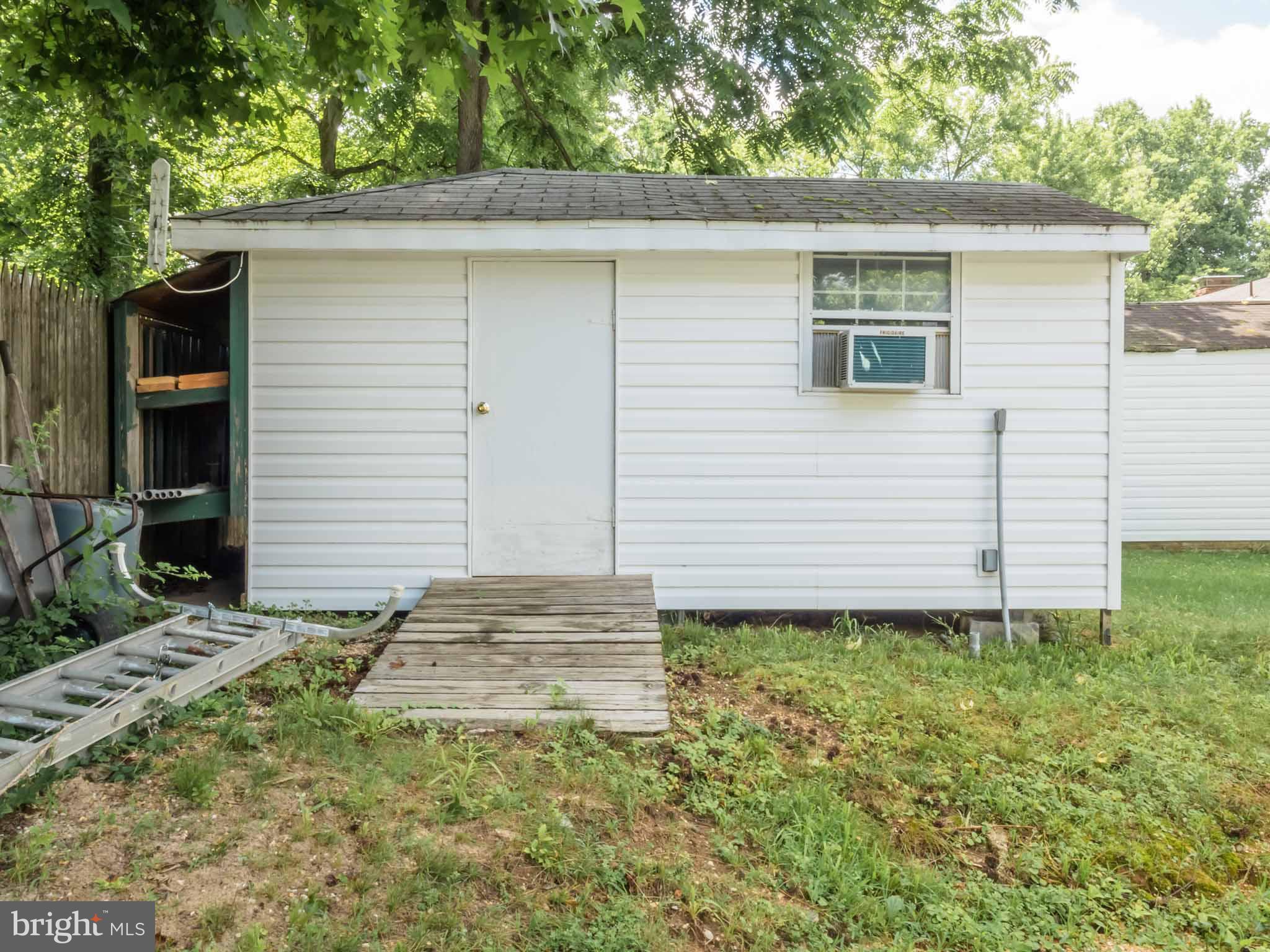CALVERT TOWNE TOWNHOUSES - Residential