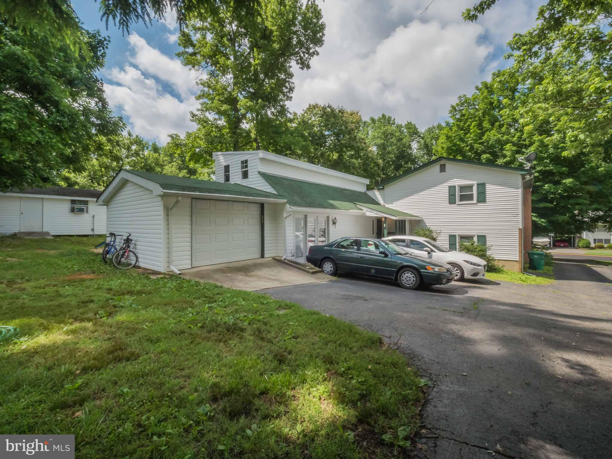 CALVERT TOWNE TOWNHOUSES - Residential