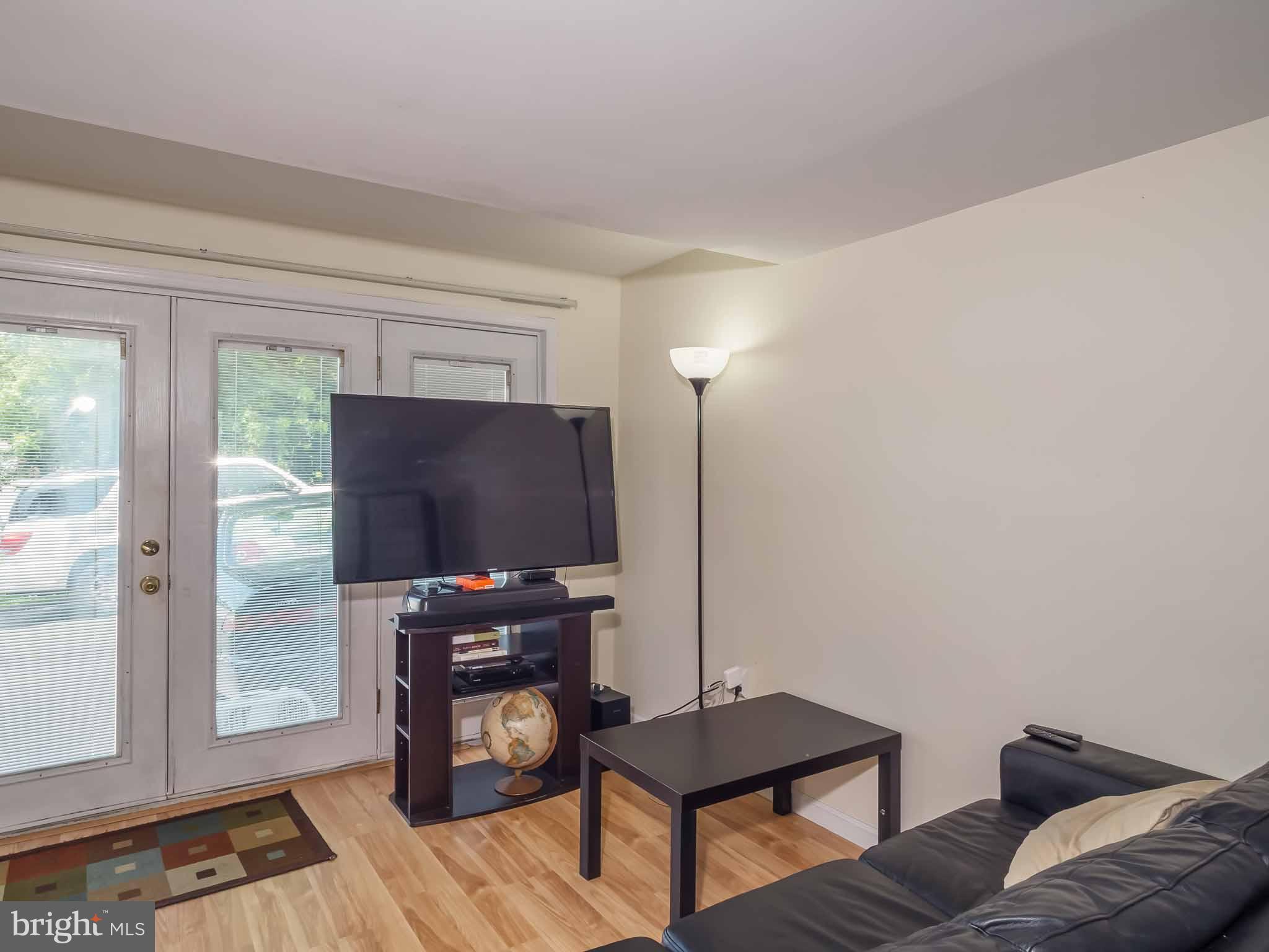 CALVERT TOWNE TOWNHOUSES - Residential