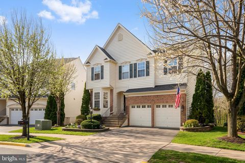 Photo of 2636 Cast Off Loop, WOODBRIDGE, VA 22191 (MLS # VAPW2110324)