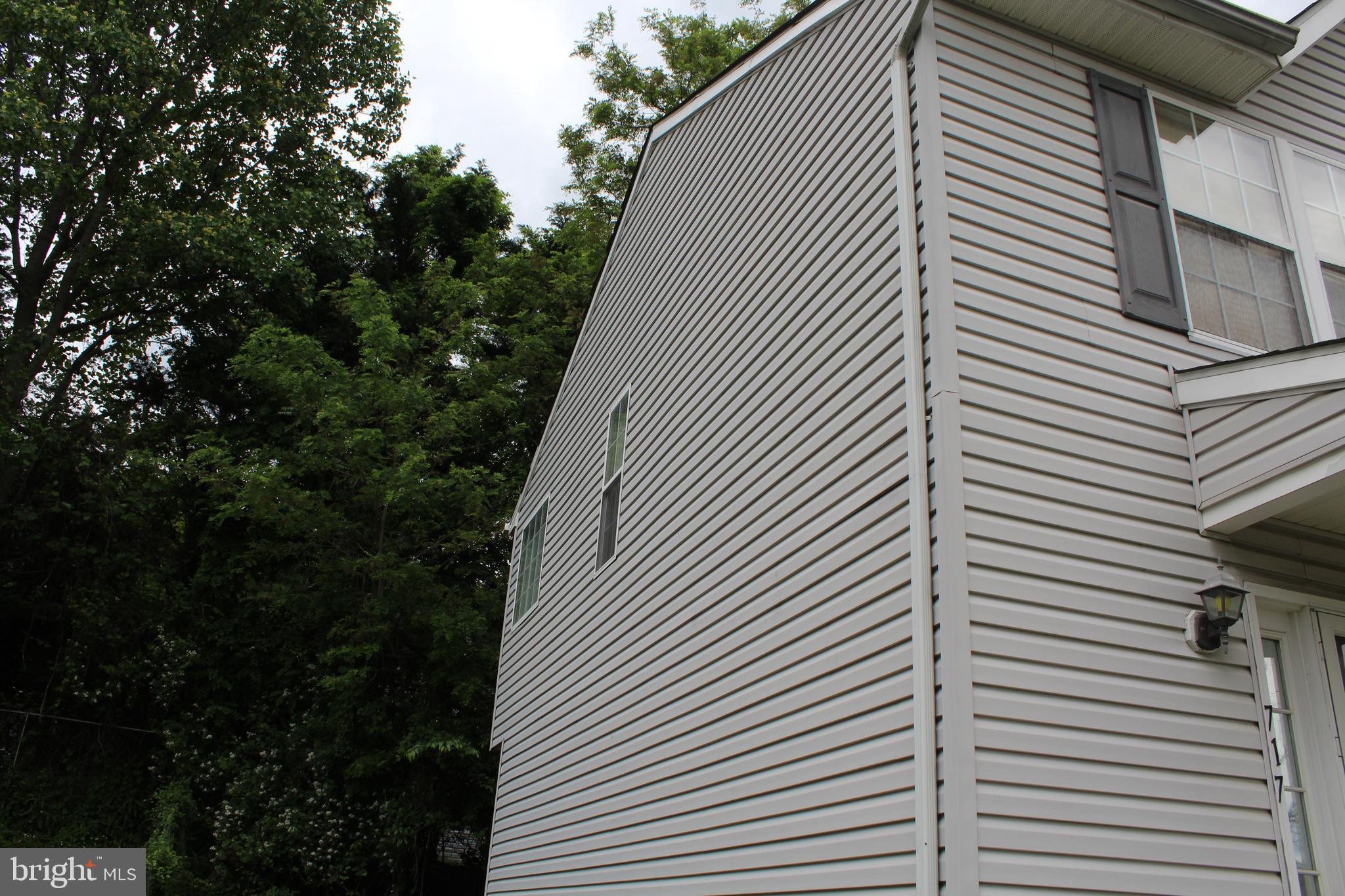 MERIDALE MEADOWS - Residential