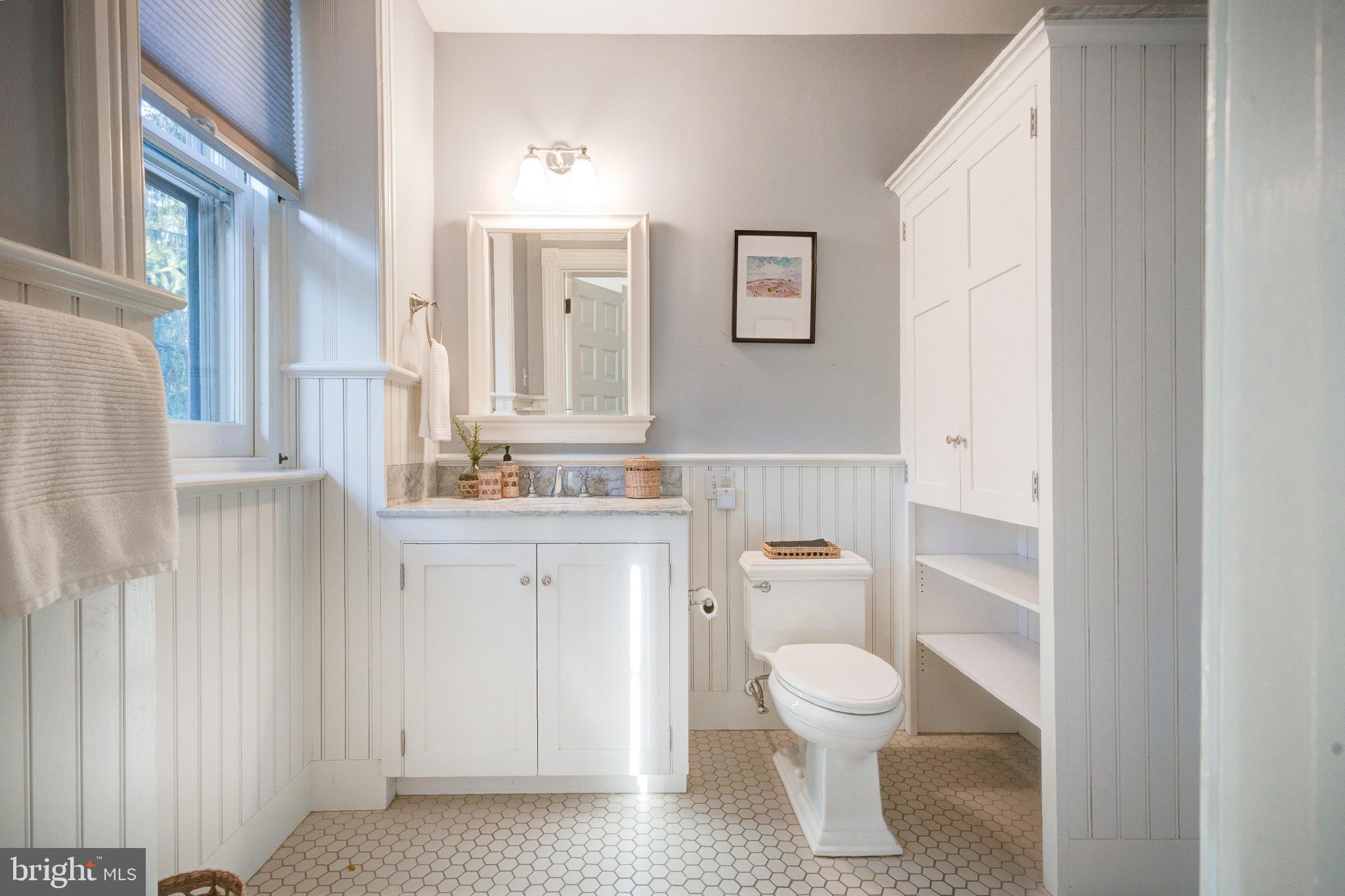 CHESTNUT HILL - Residential