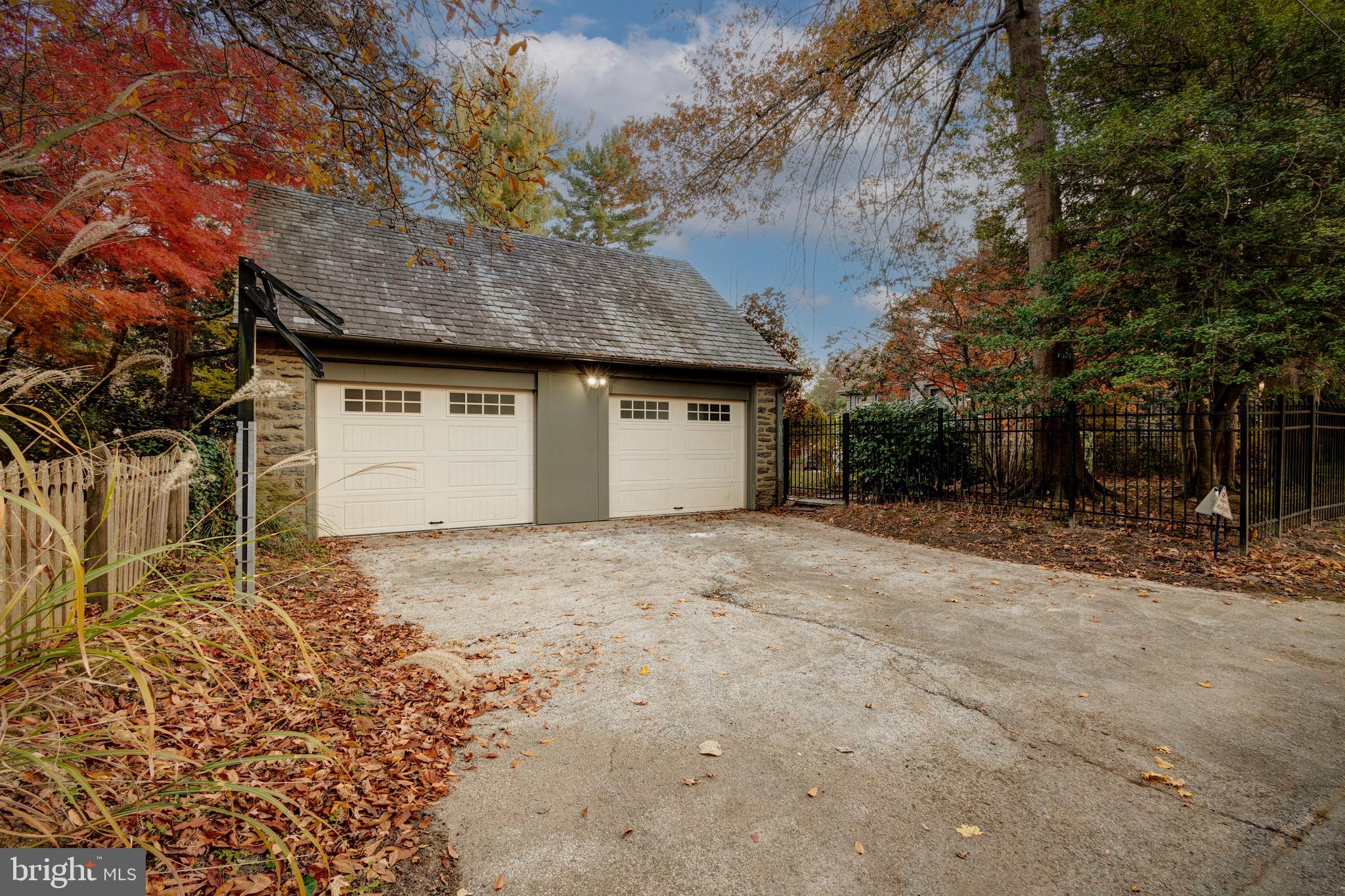 CHESTNUT HILL - Residential