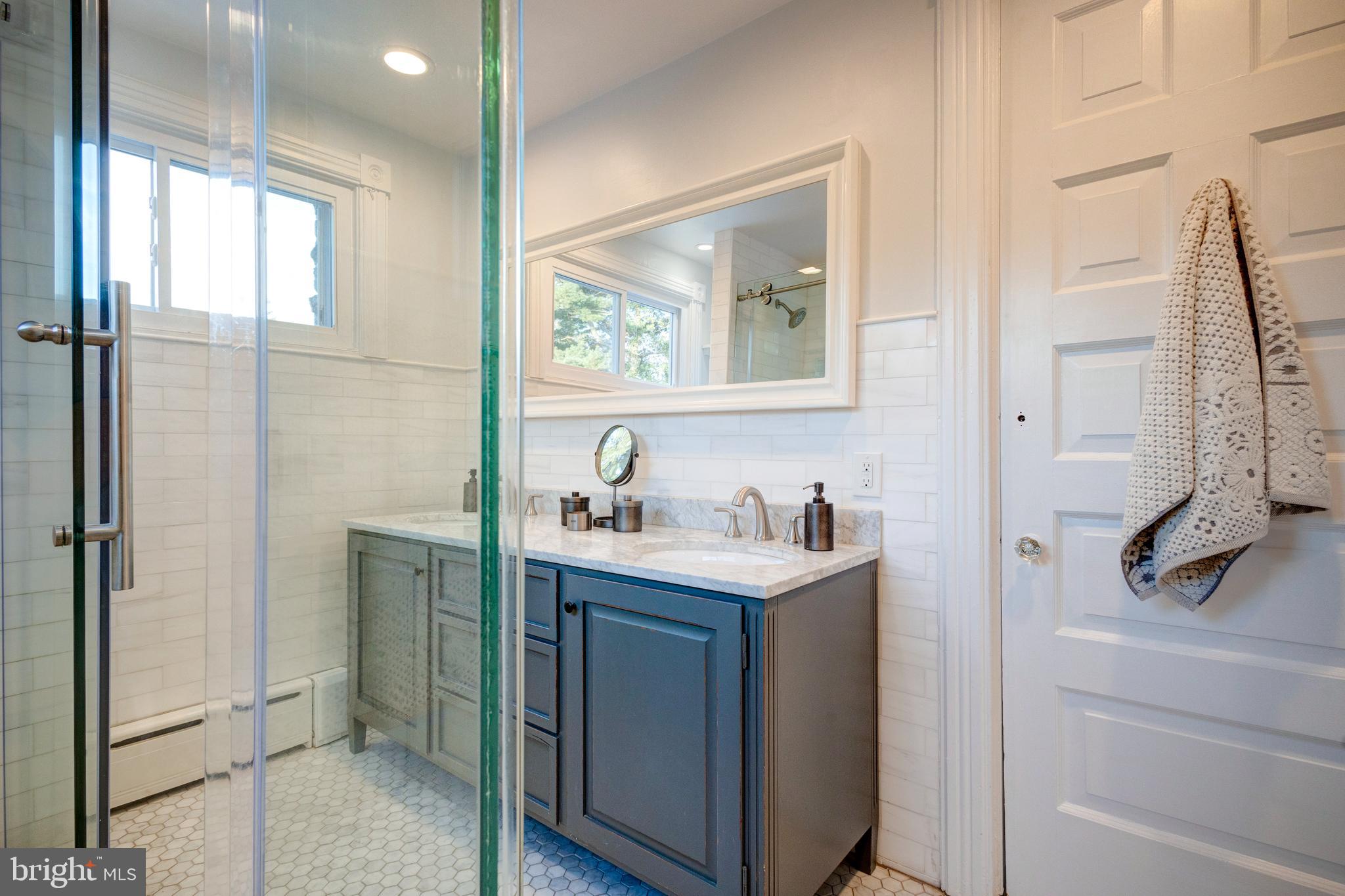 CHESTNUT HILL - Residential