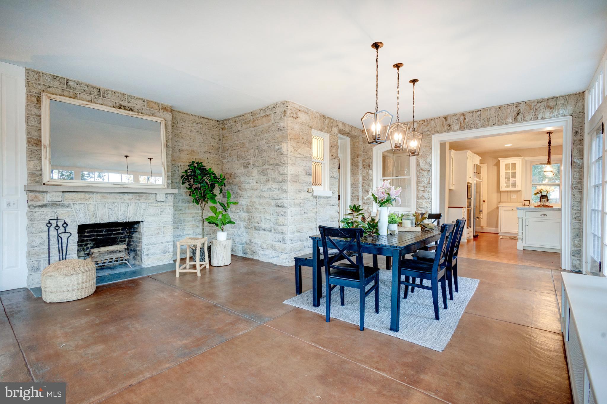 CHESTNUT HILL - Residential