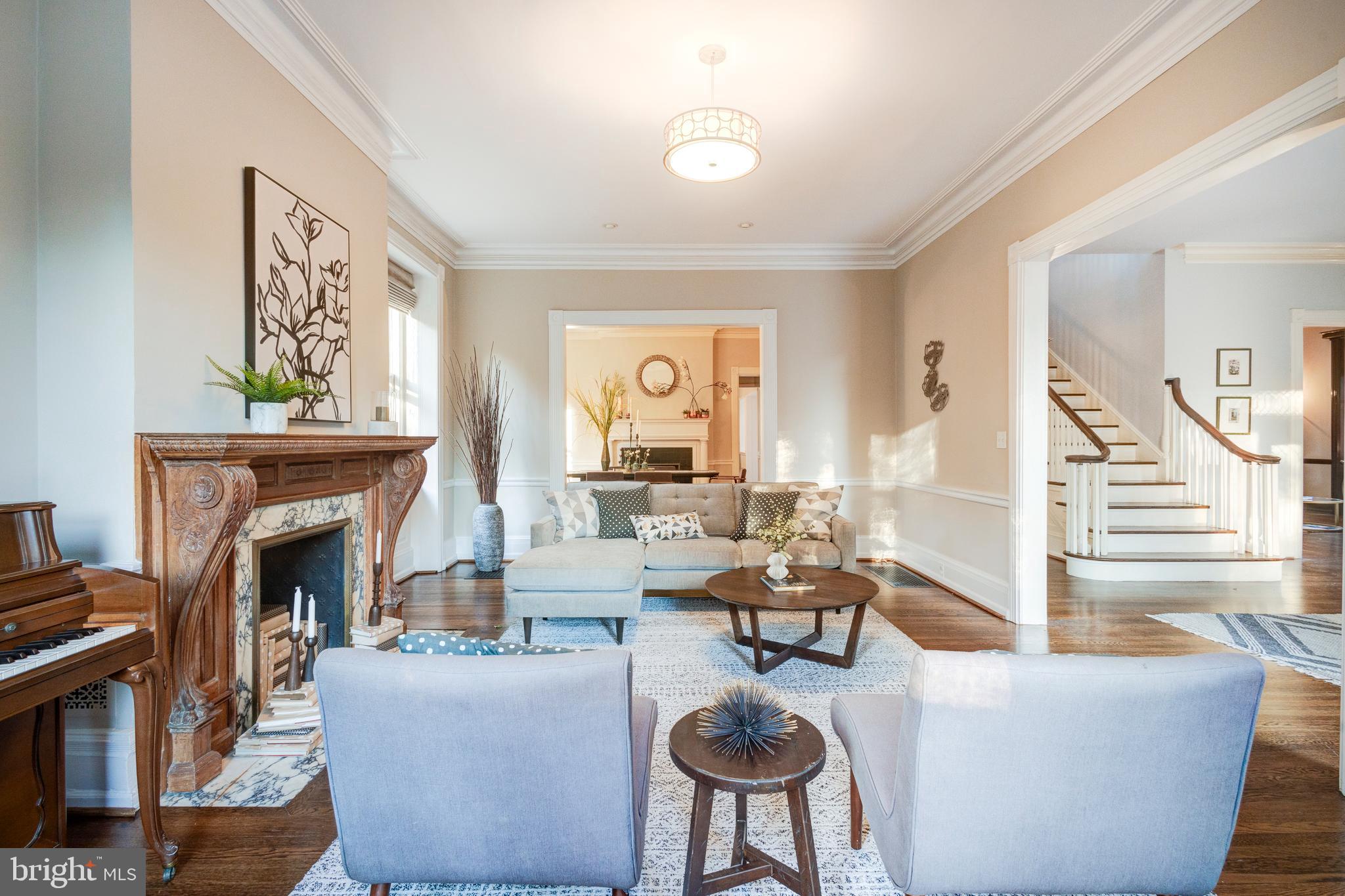 CHESTNUT HILL - Residential