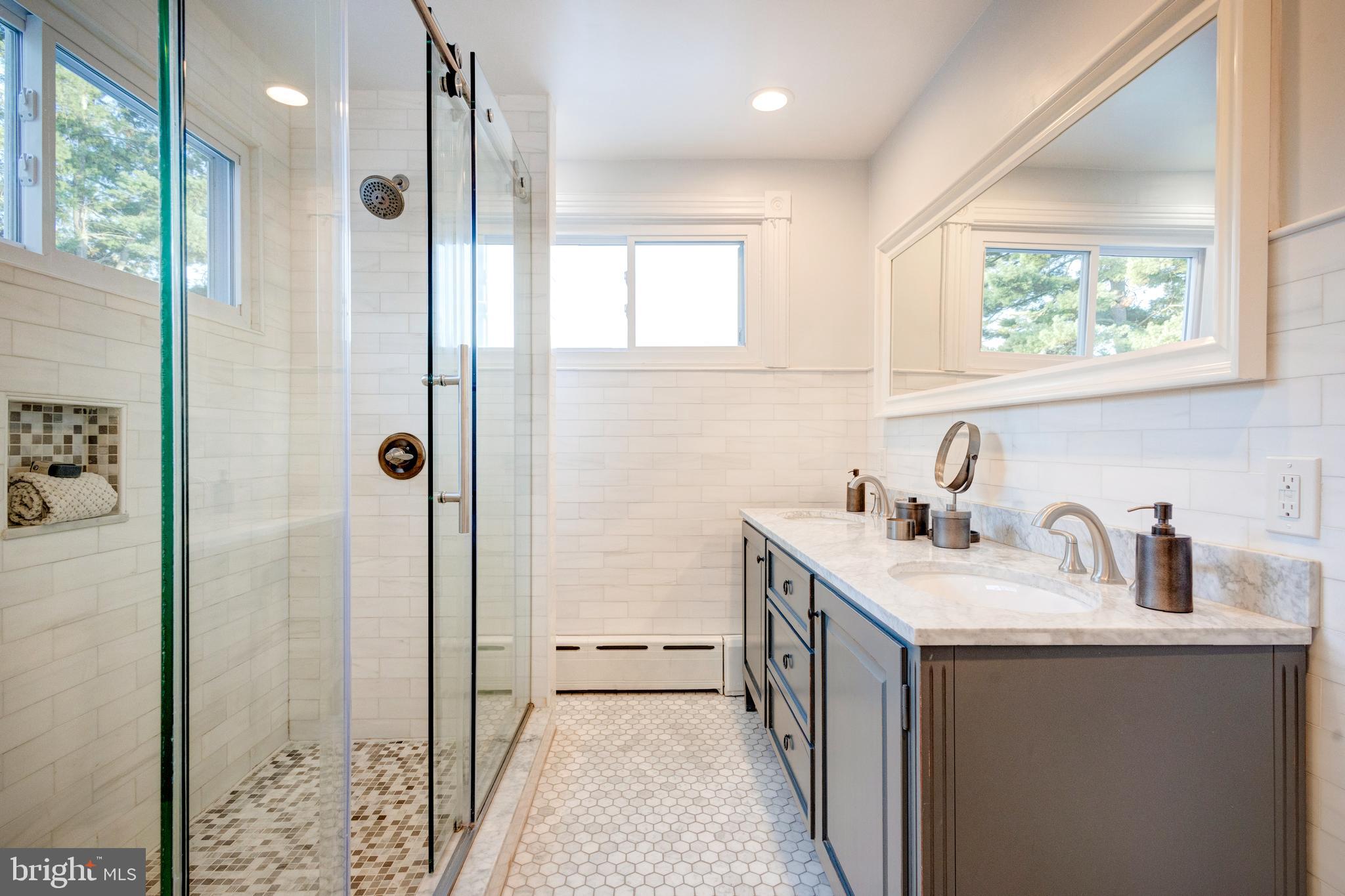 CHESTNUT HILL - Residential