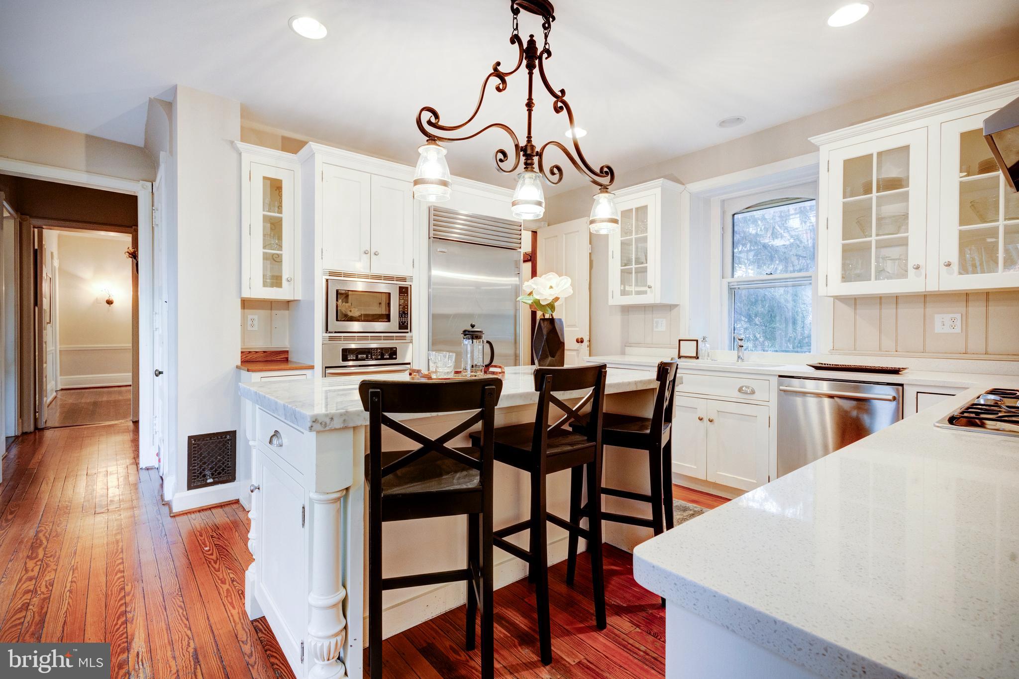 CHESTNUT HILL - Residential