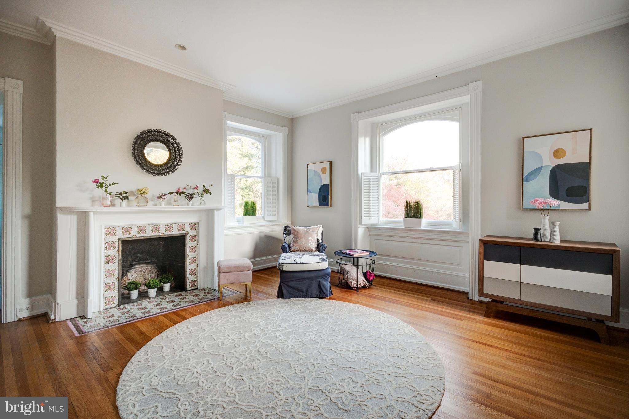 CHESTNUT HILL - Residential