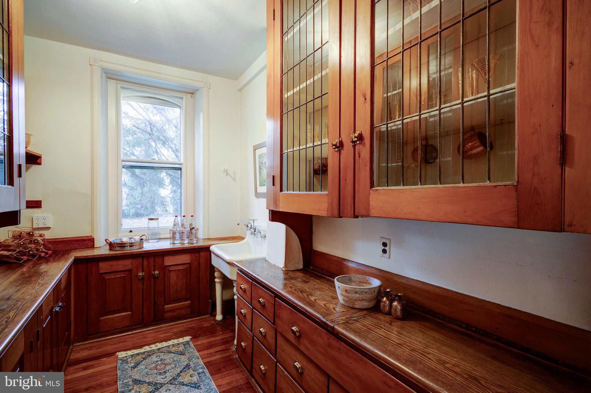 CHESTNUT HILL - Residential