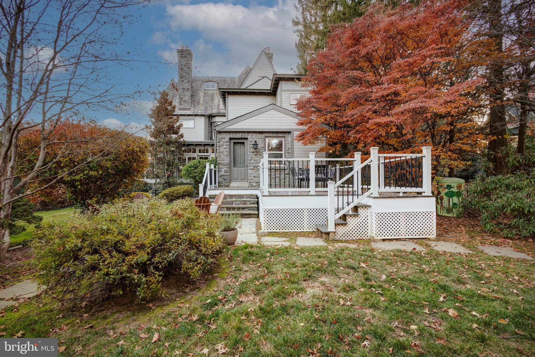 CHESTNUT HILL - Residential