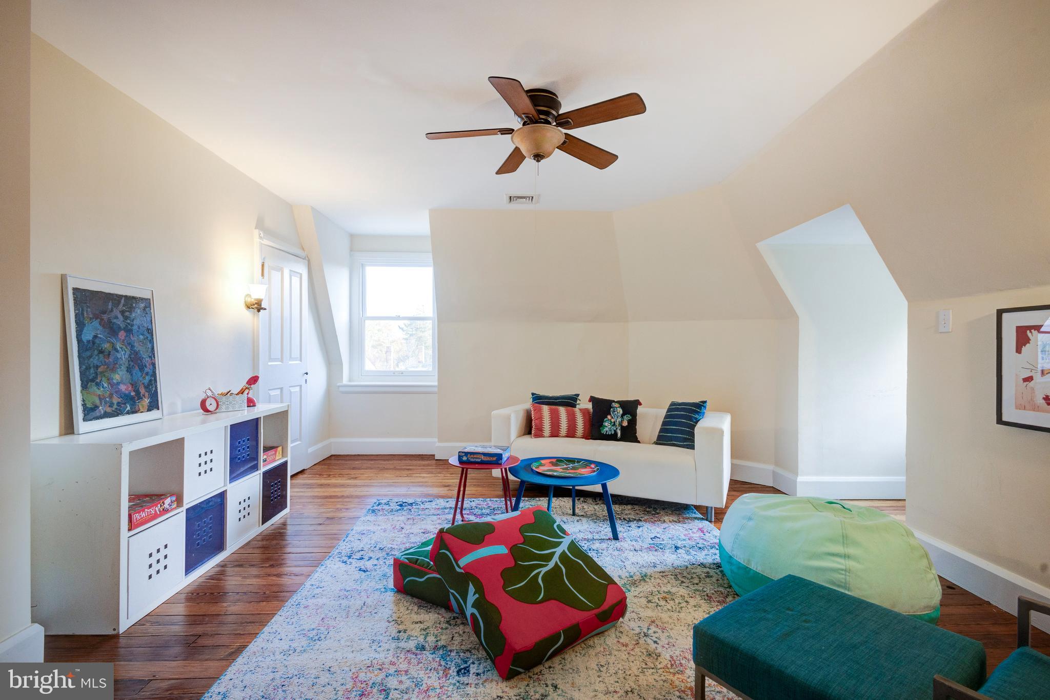 CHESTNUT HILL - Residential