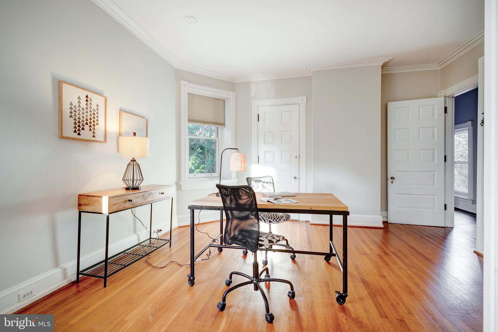 CHESTNUT HILL - Residential