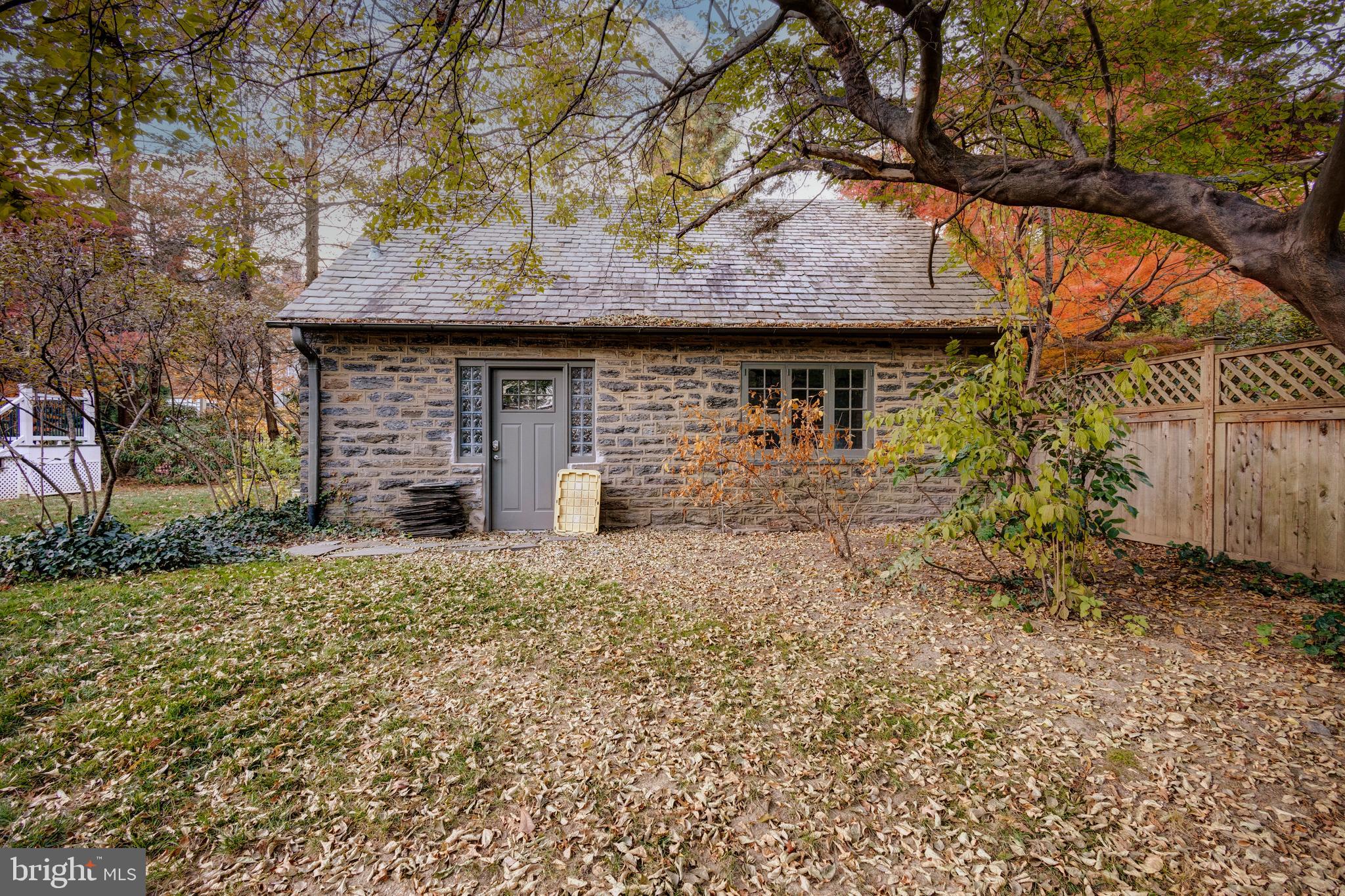 CHESTNUT HILL - Residential