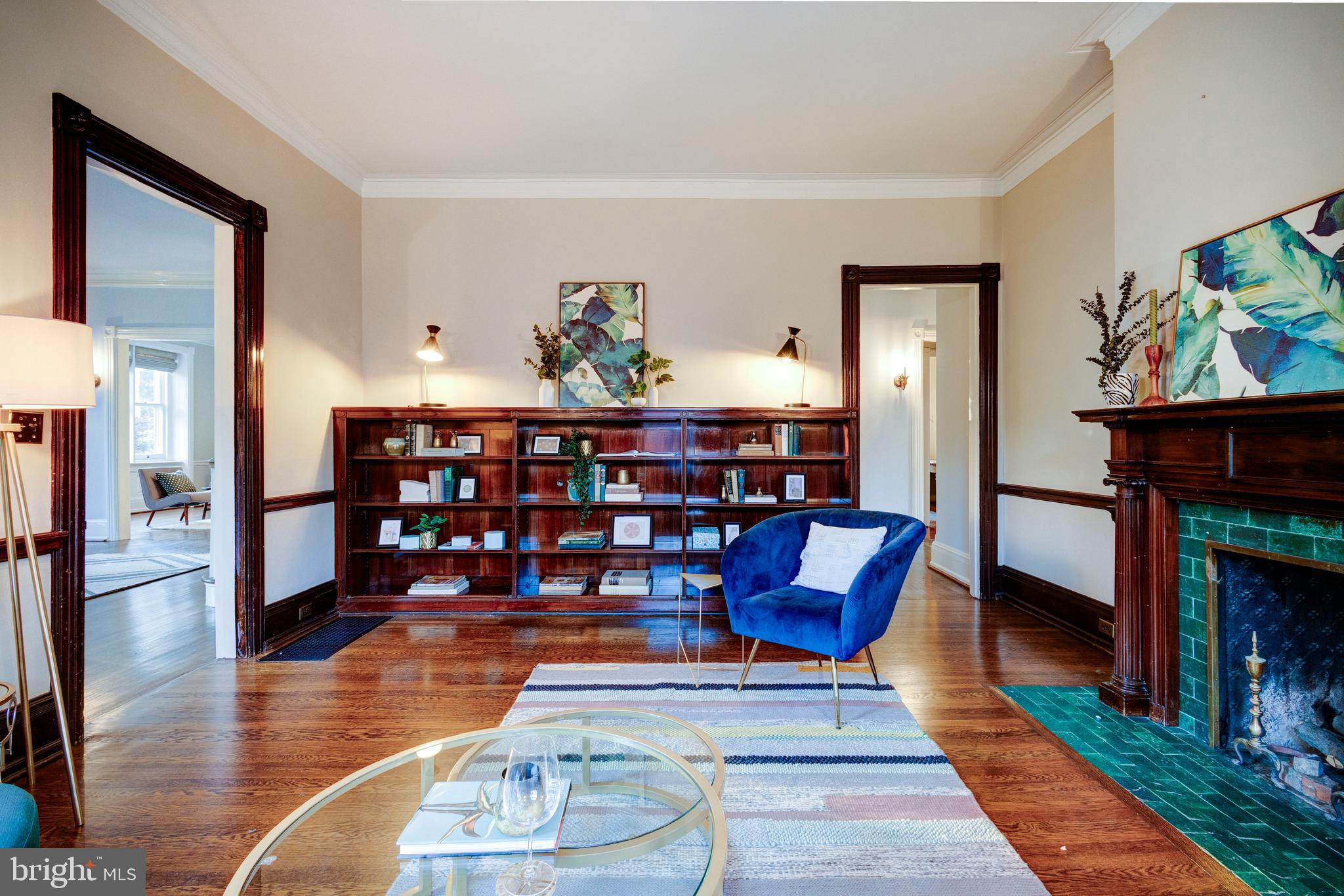 CHESTNUT HILL - Residential