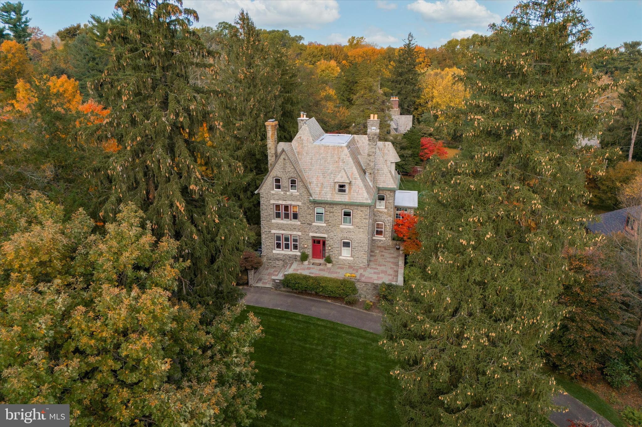 CHESTNUT HILL - Residential