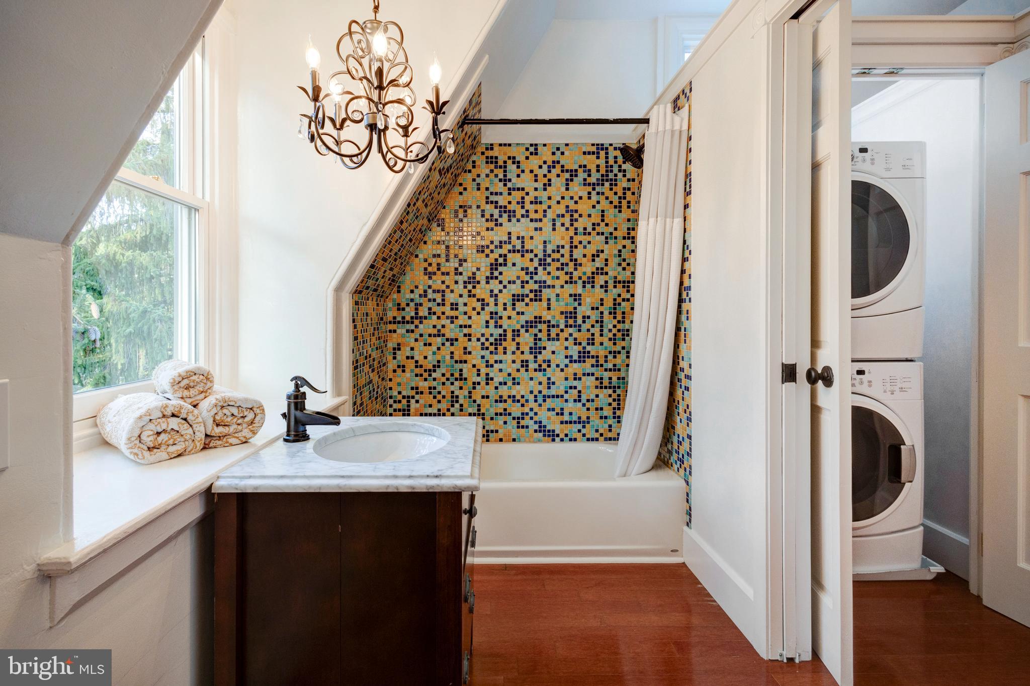 CHESTNUT HILL - Residential